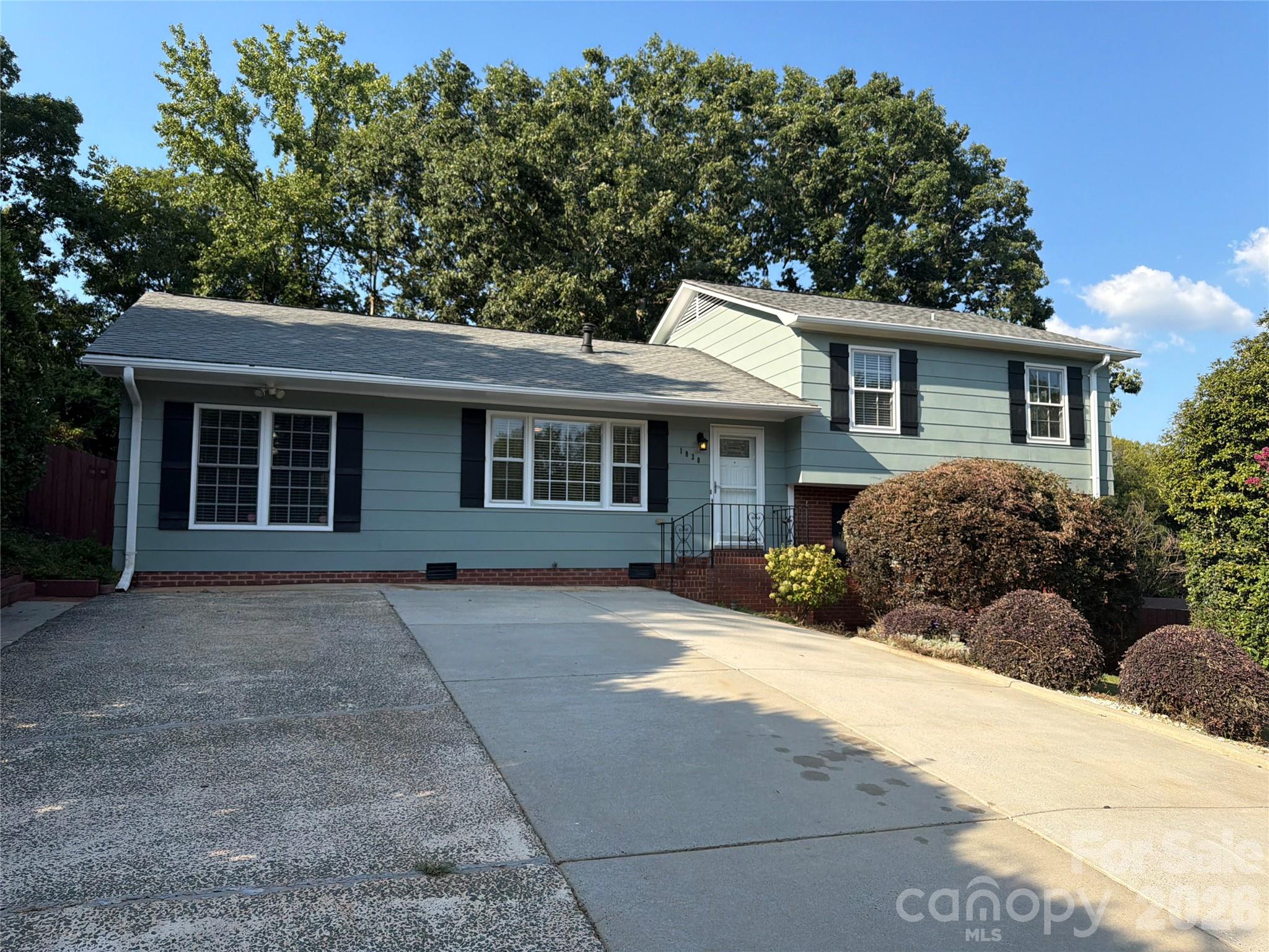 1030 Mclaughlin Drive — photo