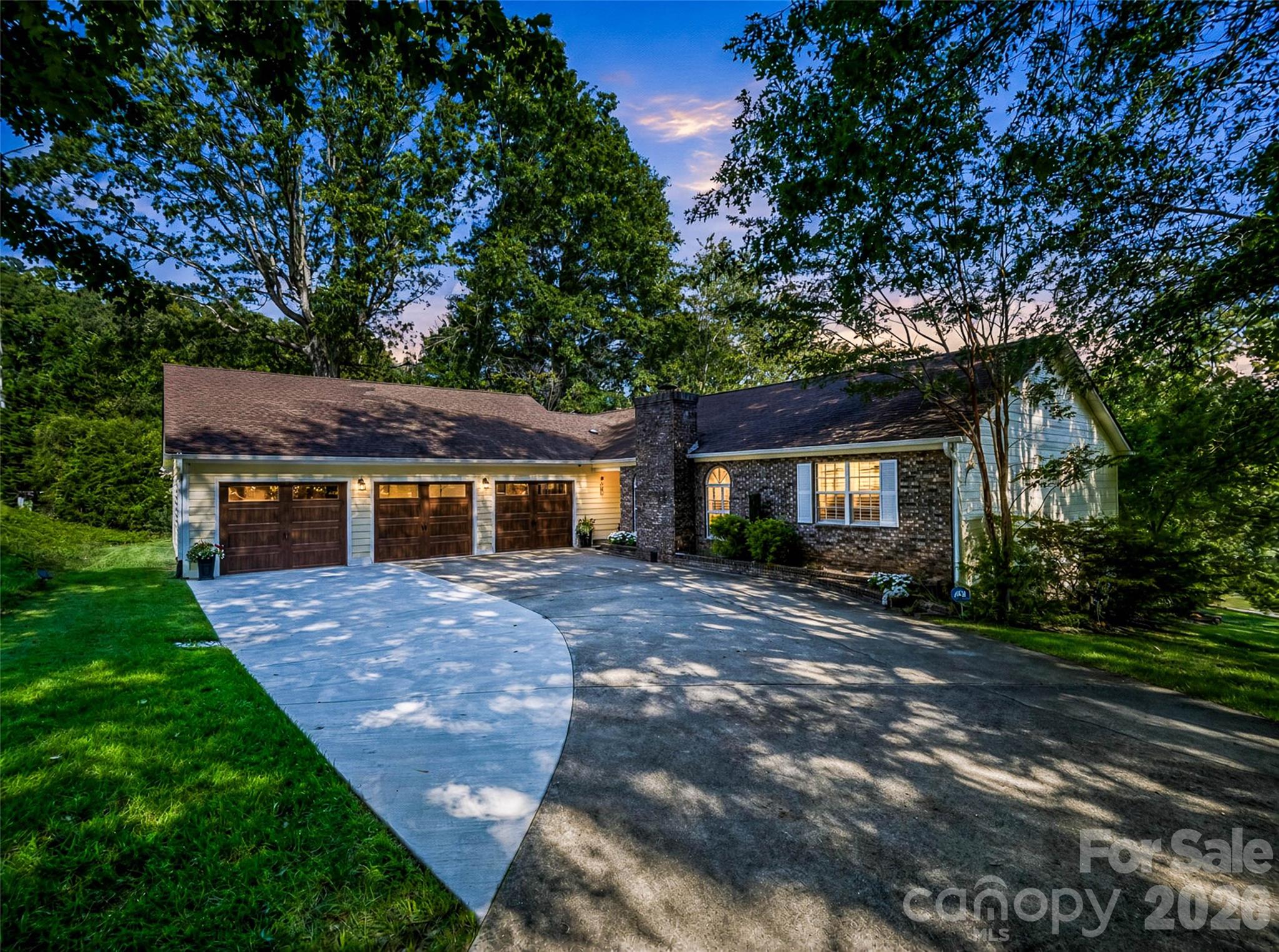 503 Saddleback Court — photo