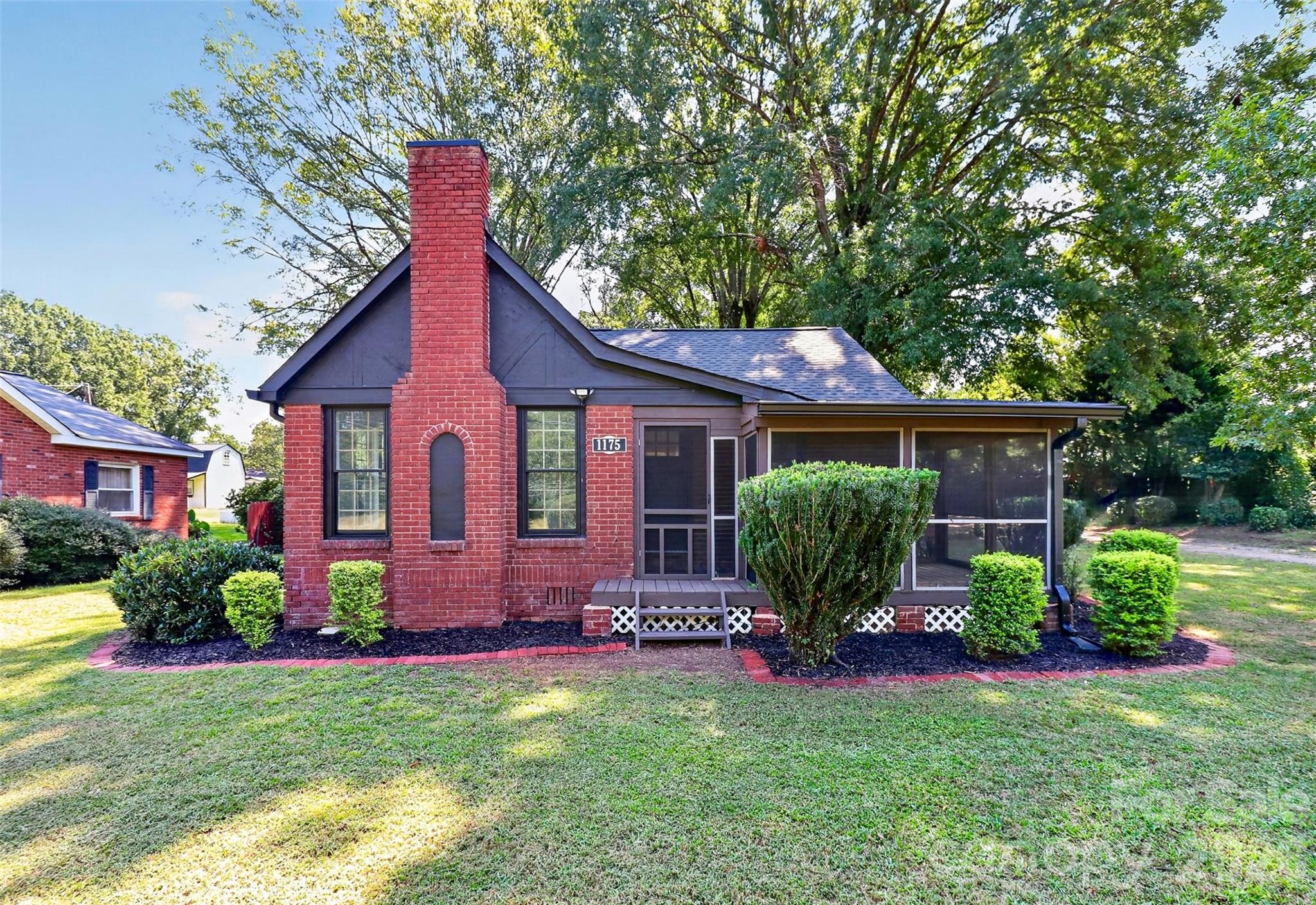1175 Mecklenburg Highway — photo