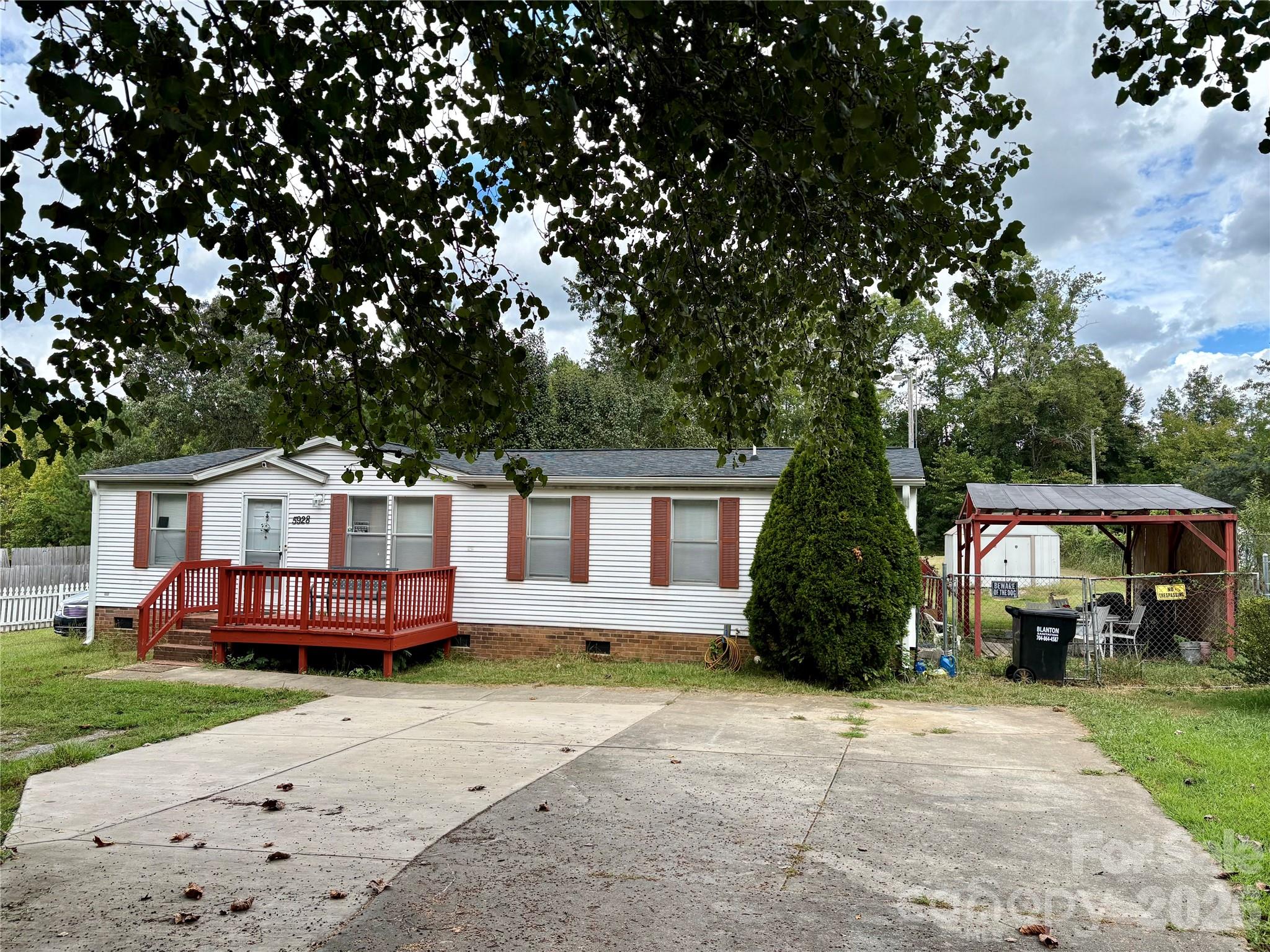 5928 Lewis Road — photo