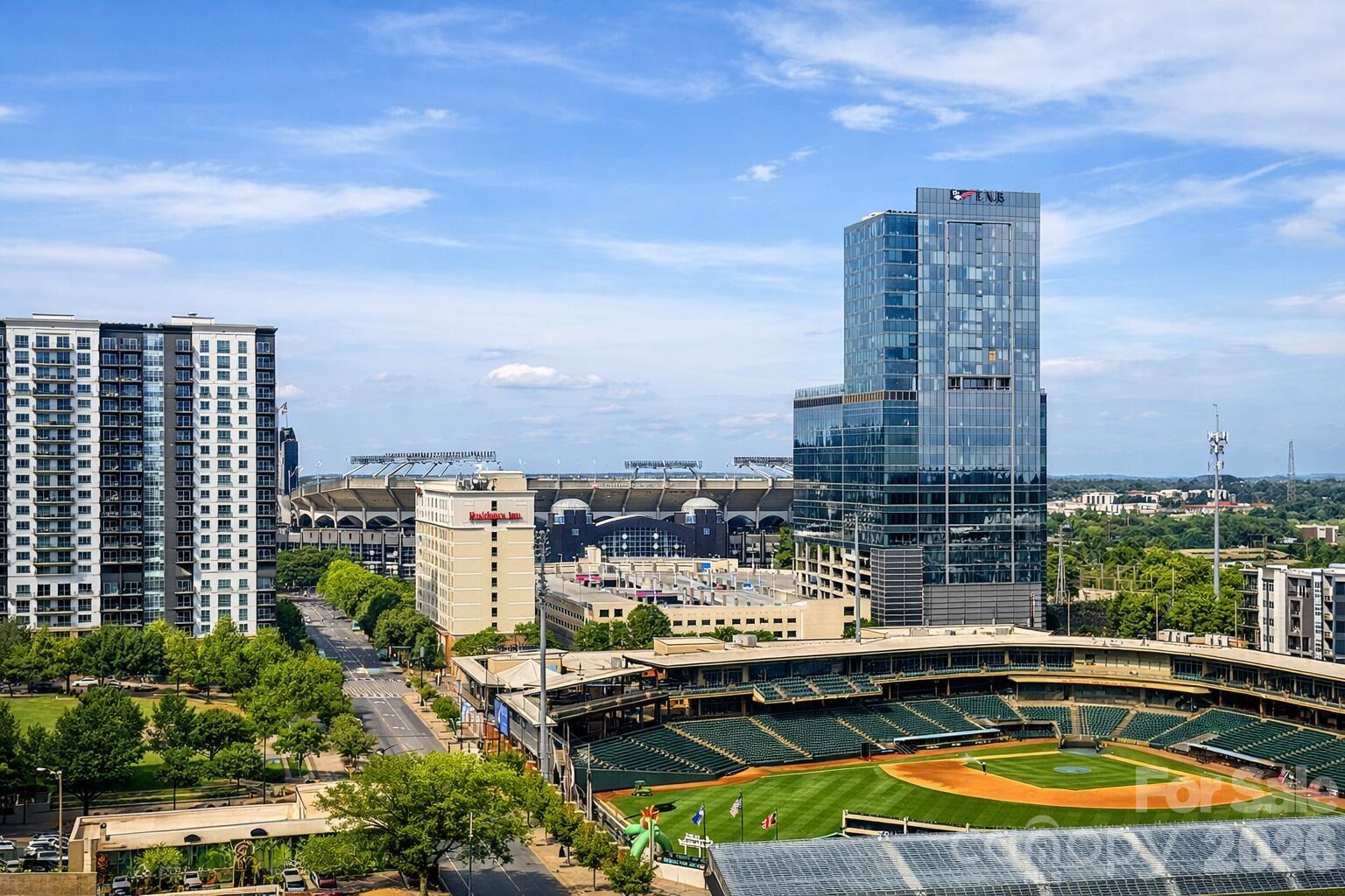 333 W Trade Street 907 — photo