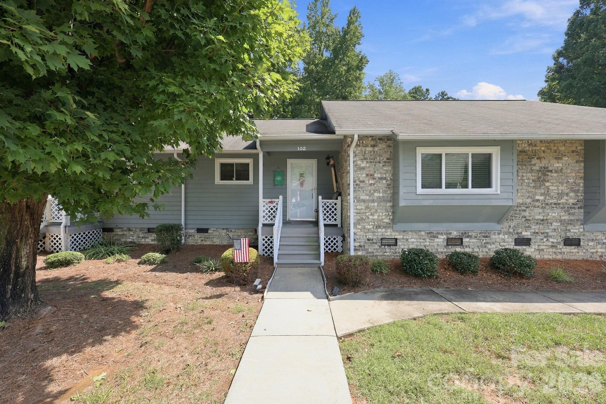 102 Wellington Hills Circle — photo