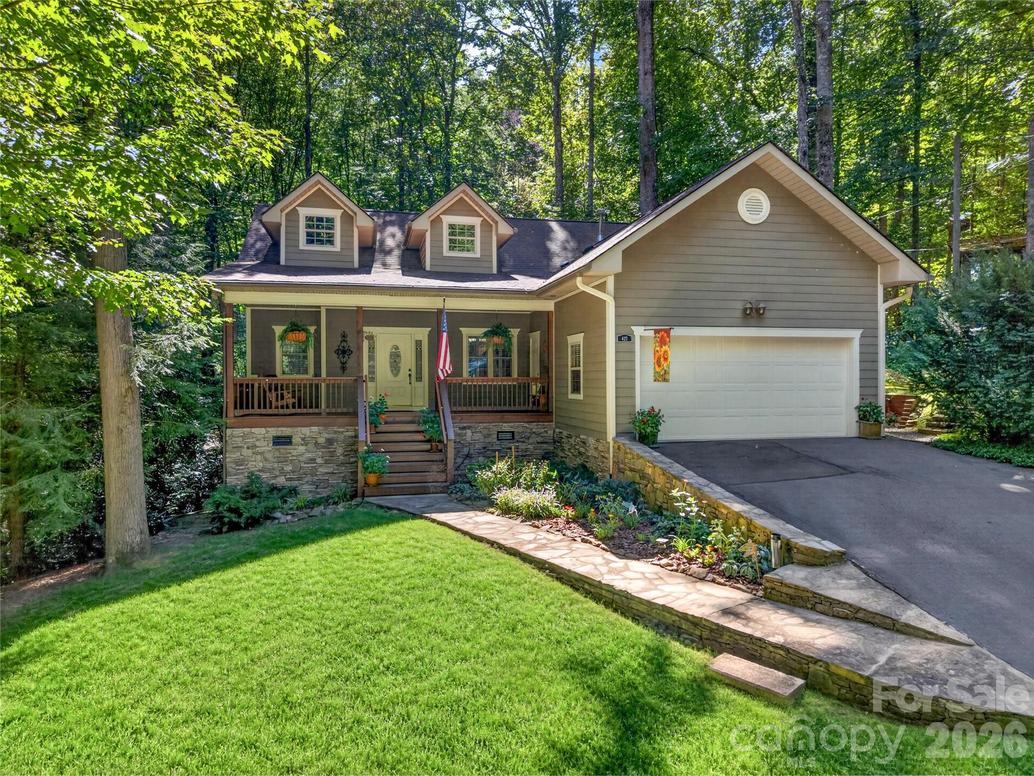 427 Locust Drive — photo