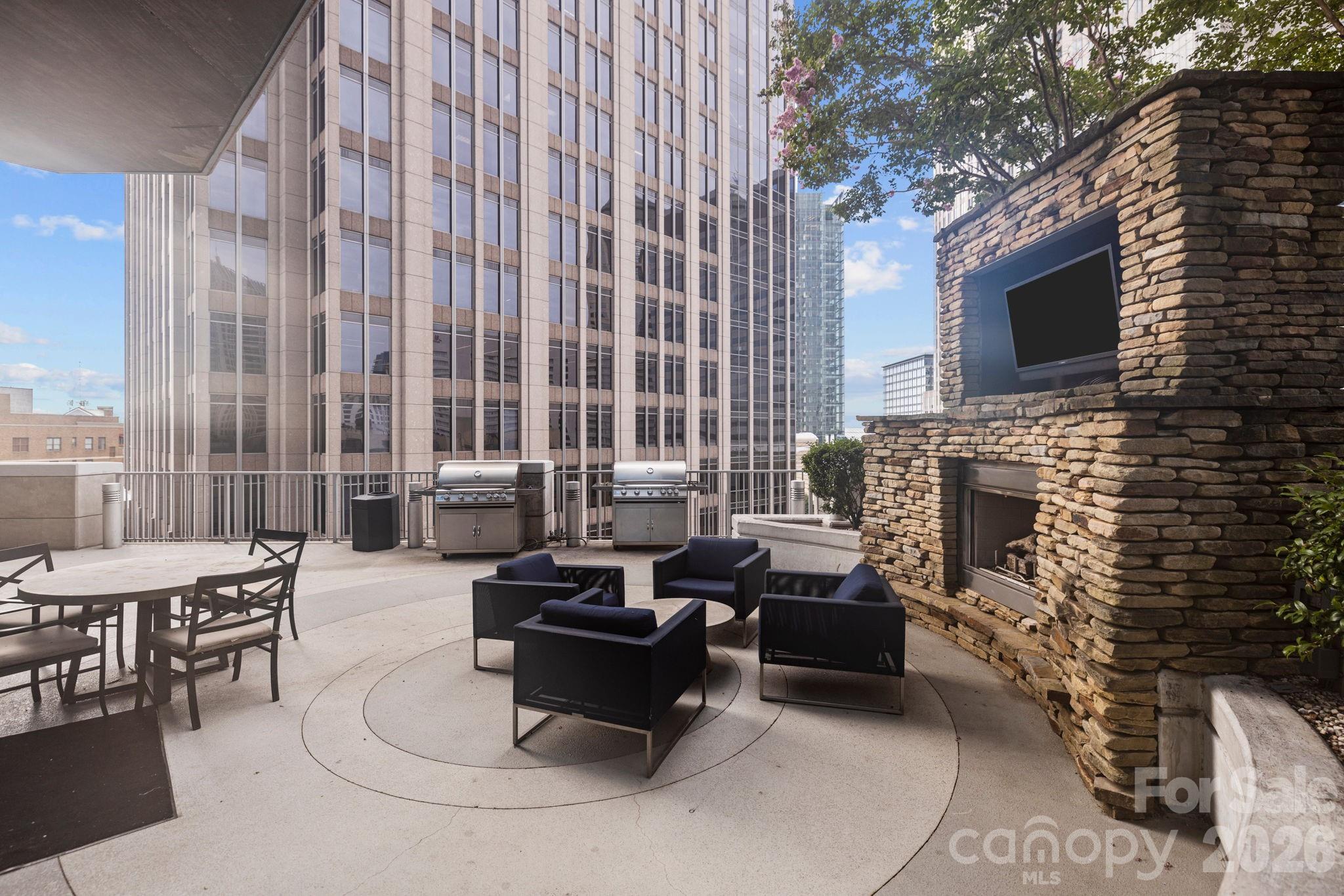 210 N Church Street 2813 — photo