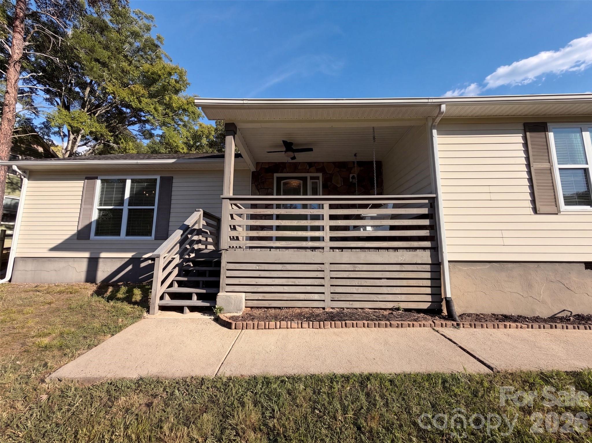 6009 Lanai Lane — photo