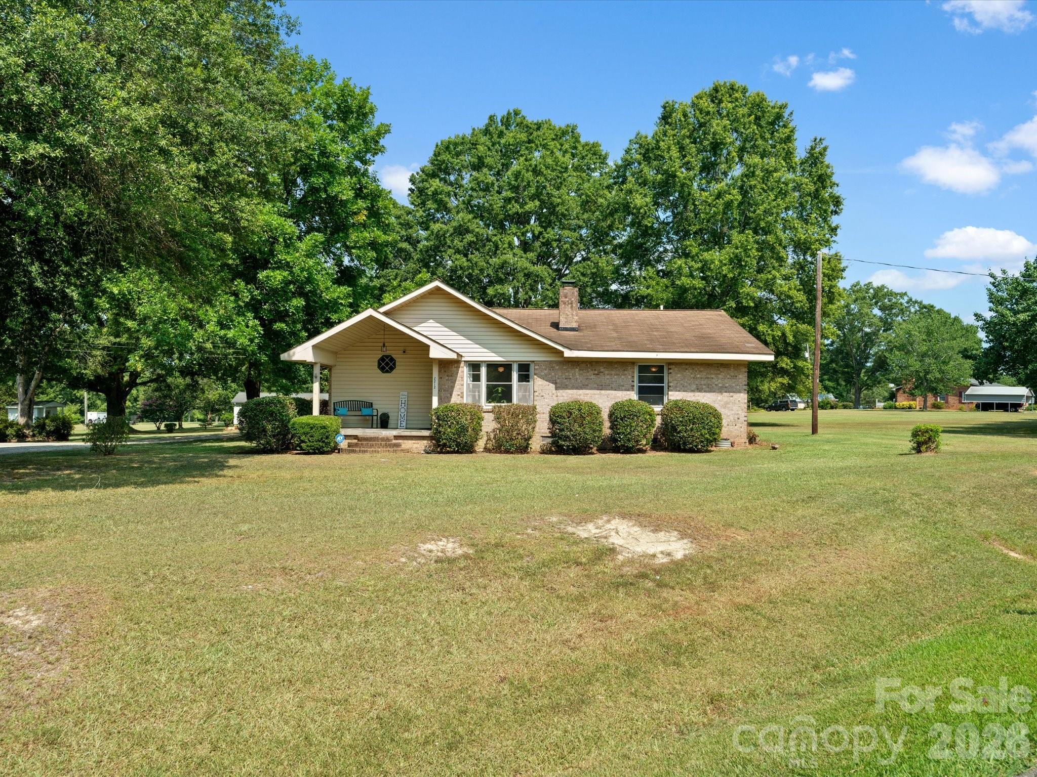 2212 Jb Denton Road — photo