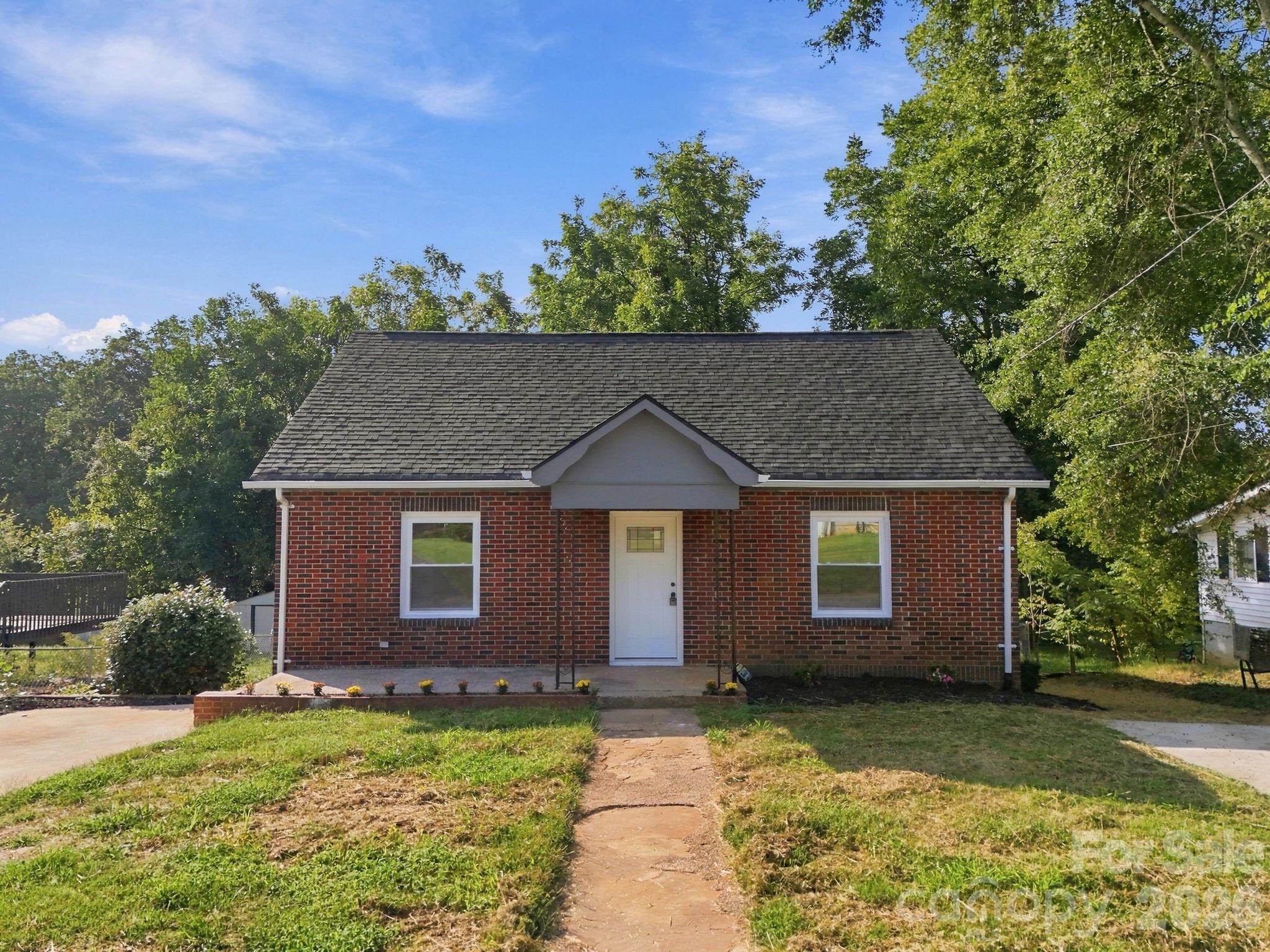 314 Rockyford Street — photo