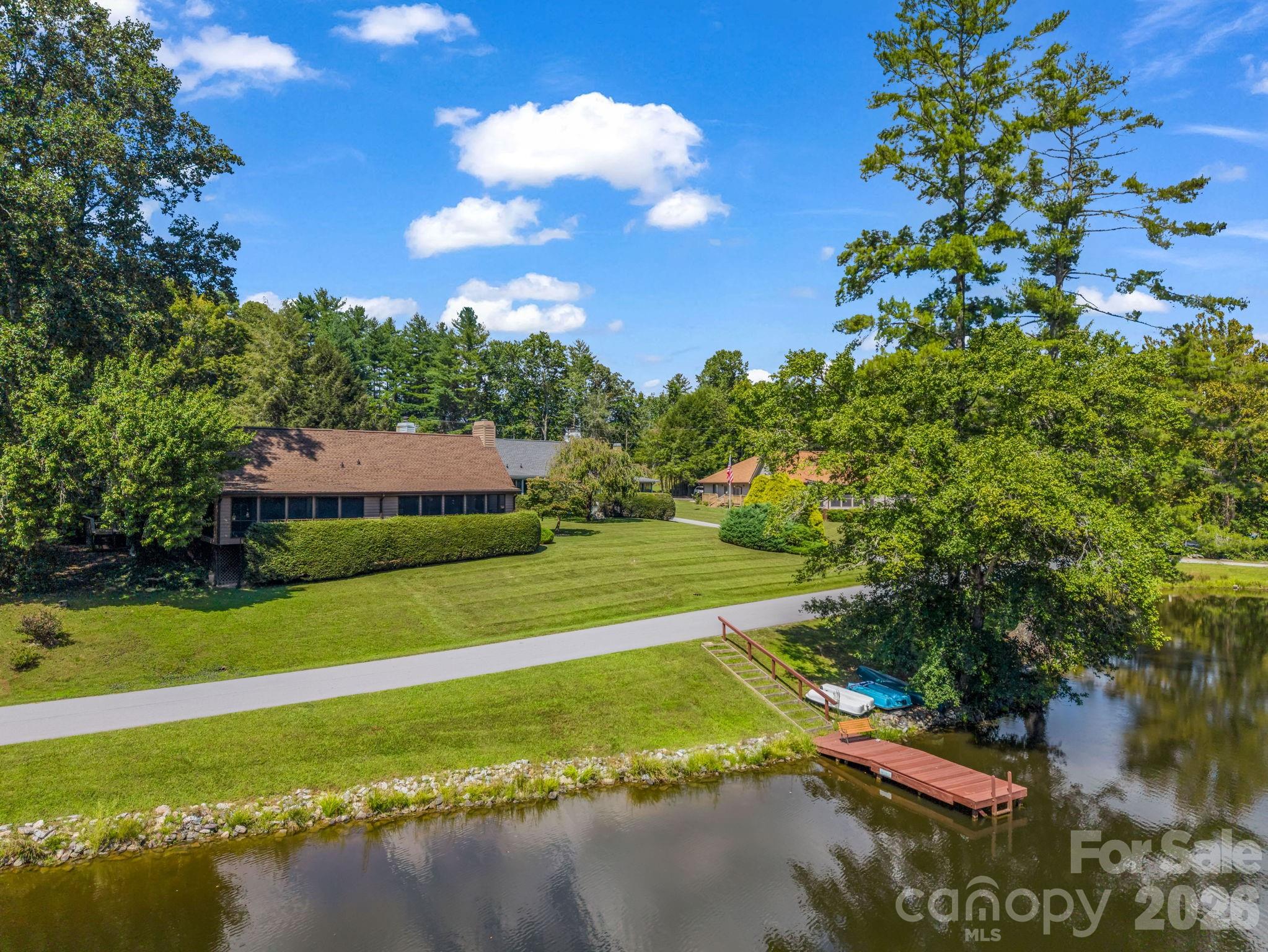 31 Willow Way — photo