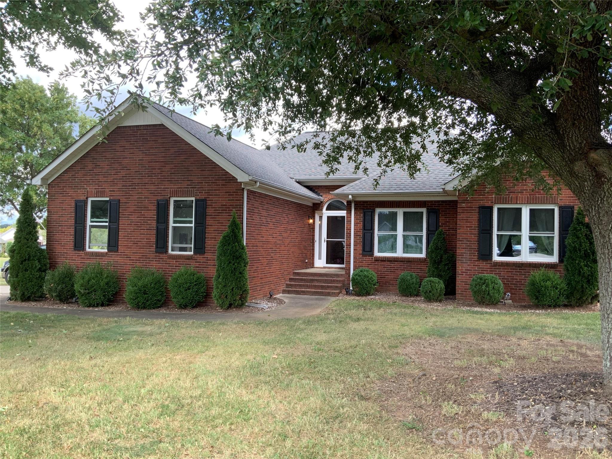 3313 Luke Court — photo