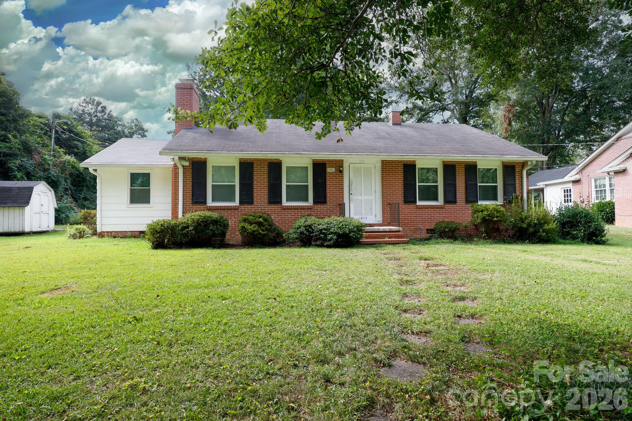 1017 Woodland Drive — photo