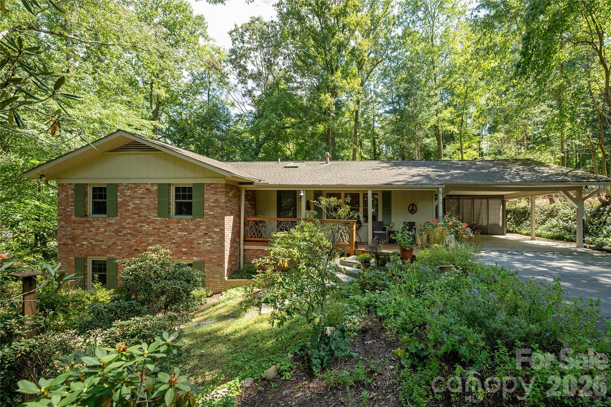 906 Indian Hill Road — photo