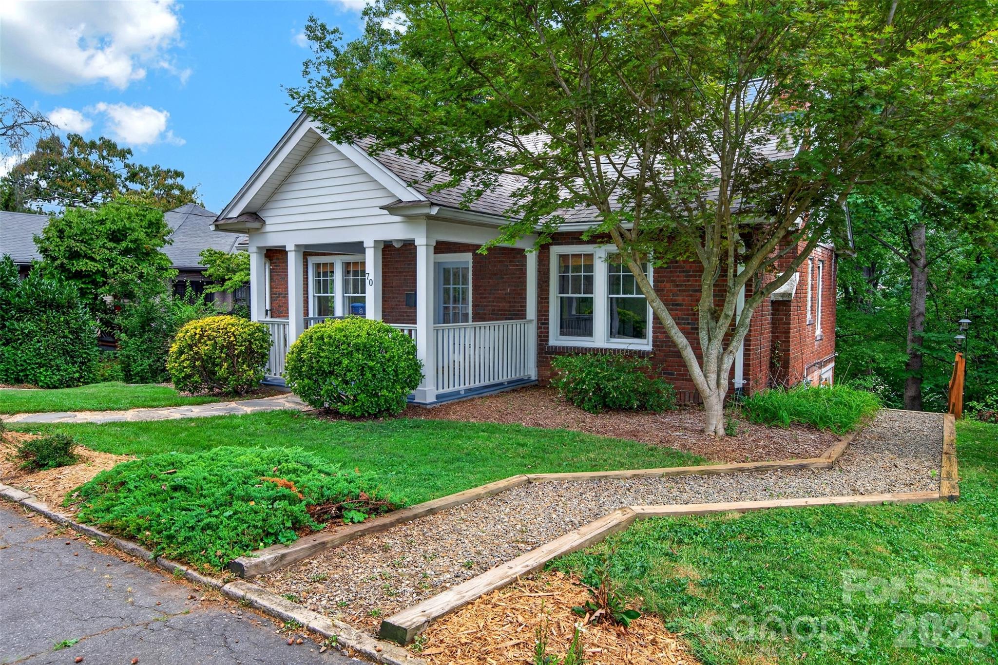 70 Saint Dunstans Circle — photo