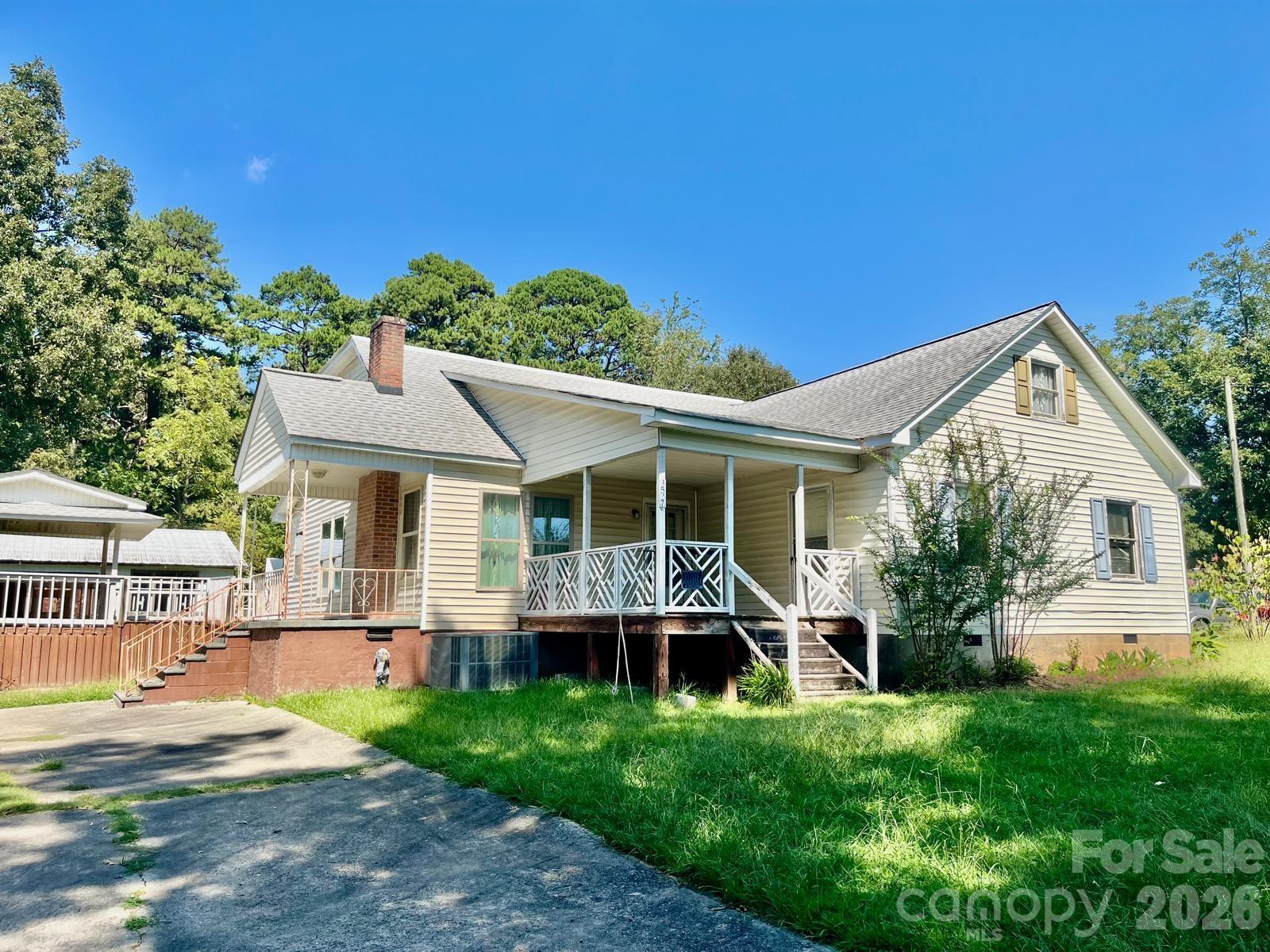 3527 Gastonia Highway — photo