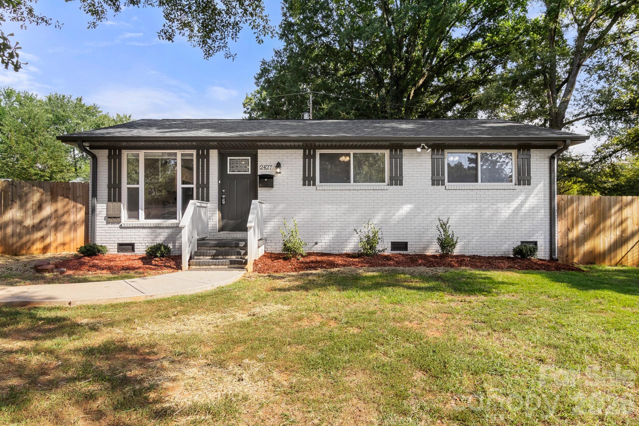 2427 Carrington Court — photo