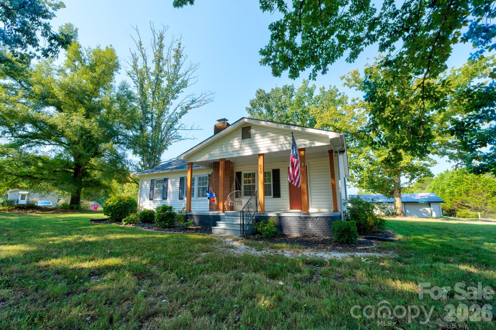 610 Helton Road — photo
