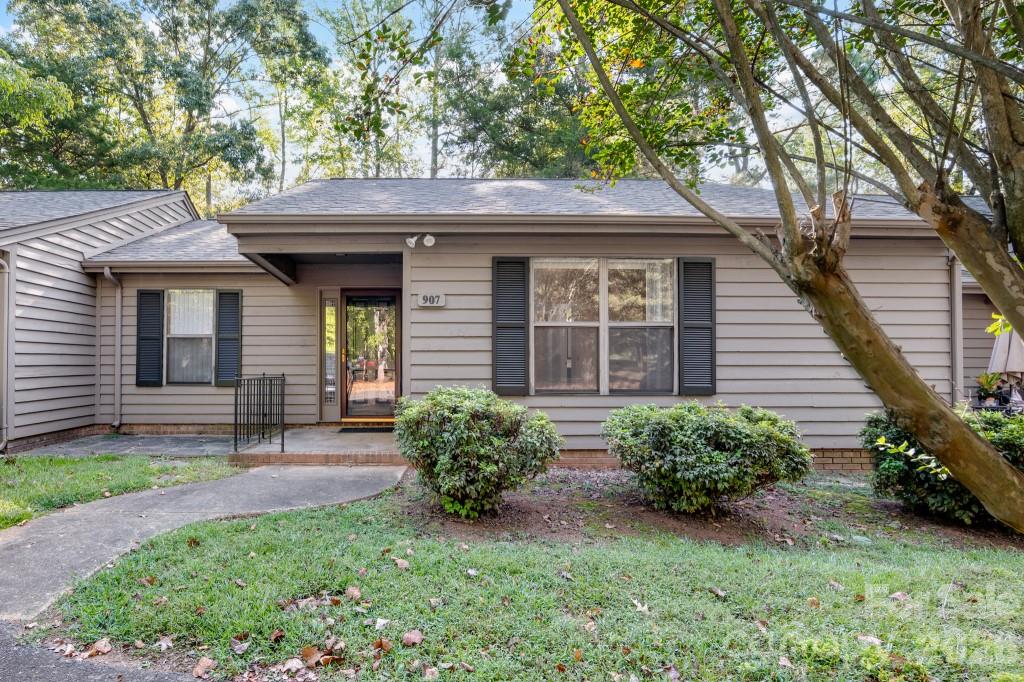 907 Cranberry Circle 26B — photo