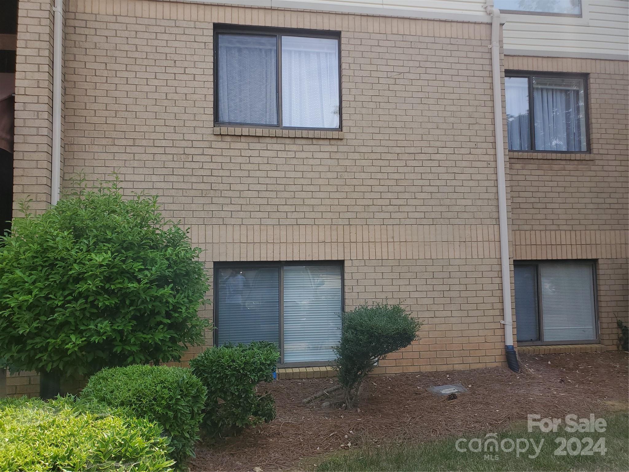 4804 Spring Lake Drive B — photo