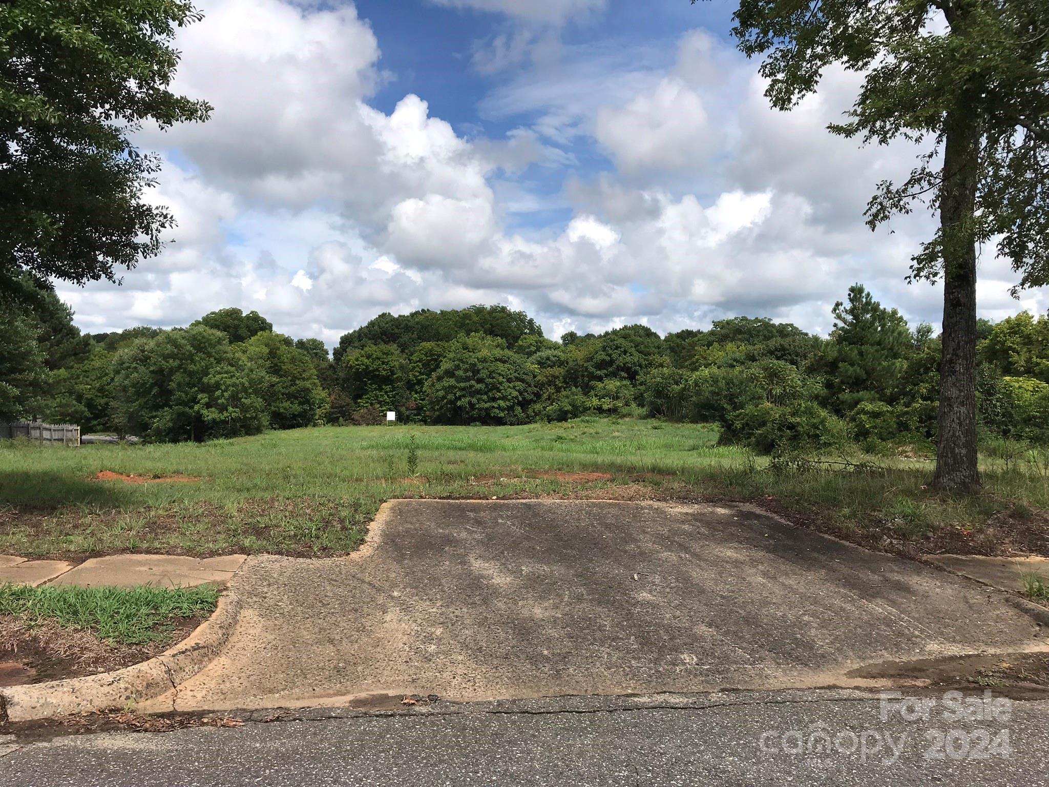 601 N DeKalb Street — photo