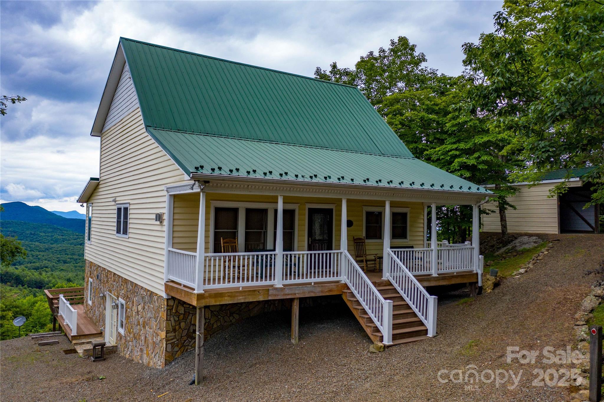 1053 Rich Hill Mountain Road — photo