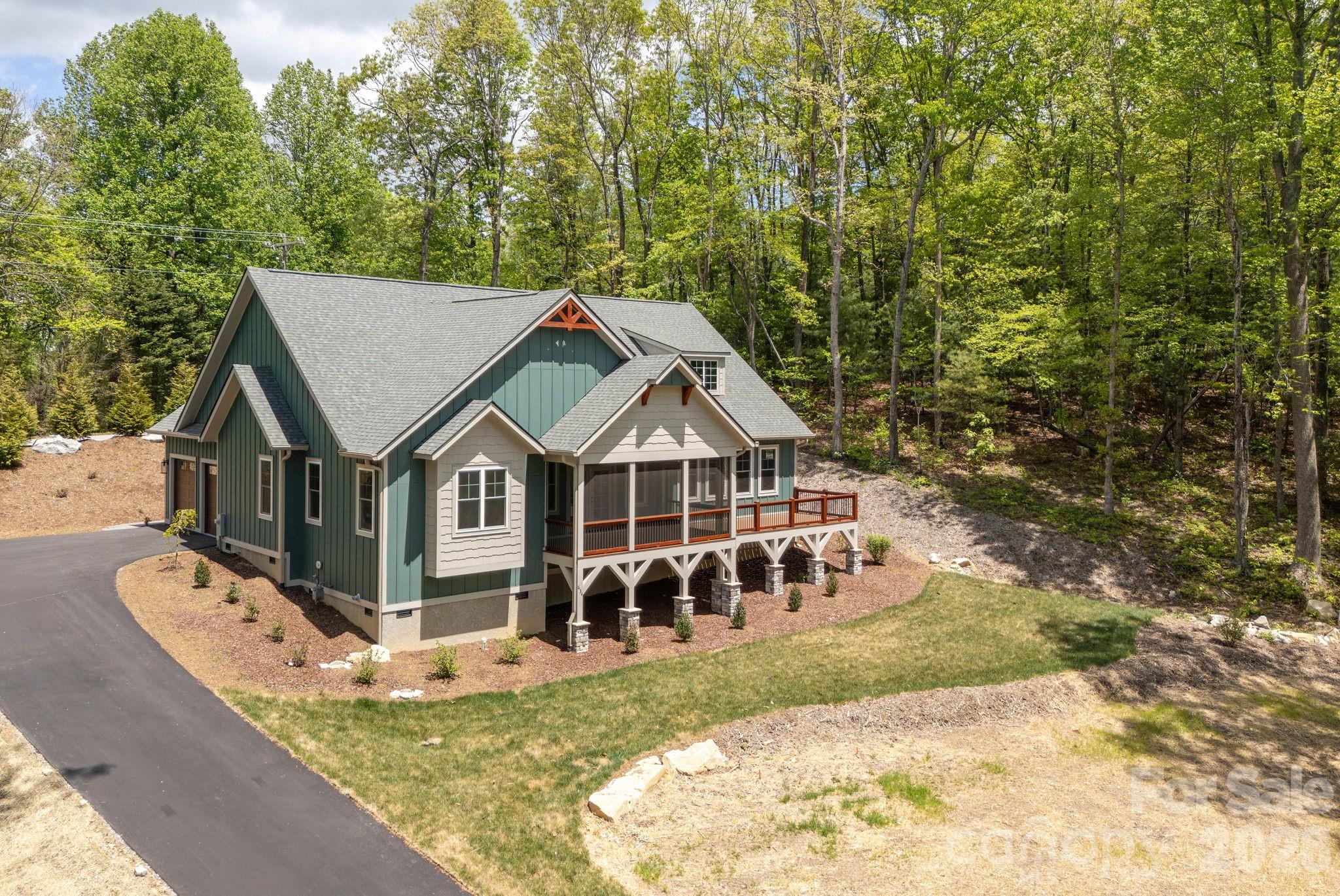 634 Hollybrook Drive — photo