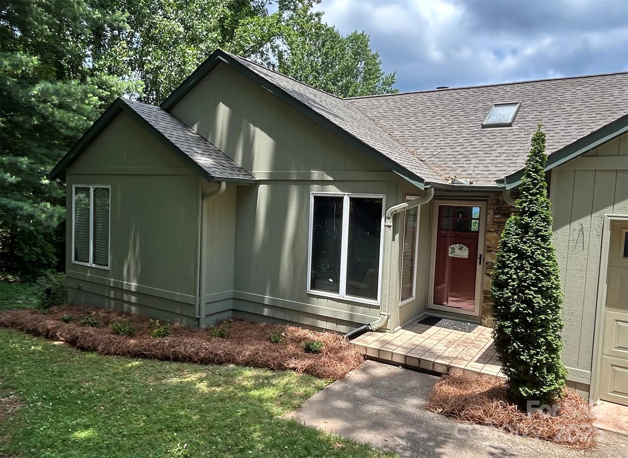 545 Summit Road — photo