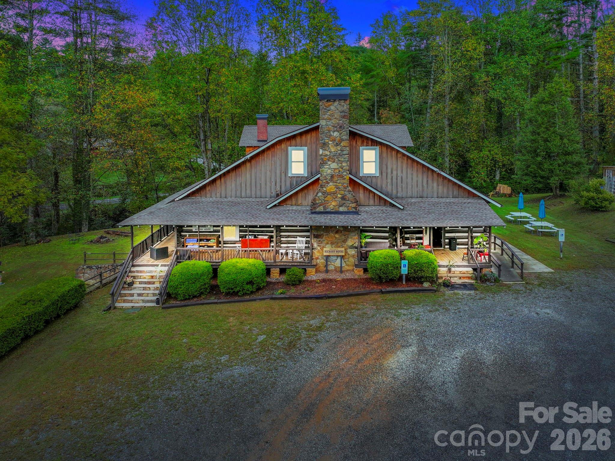 1196 N Country Club Road — photo