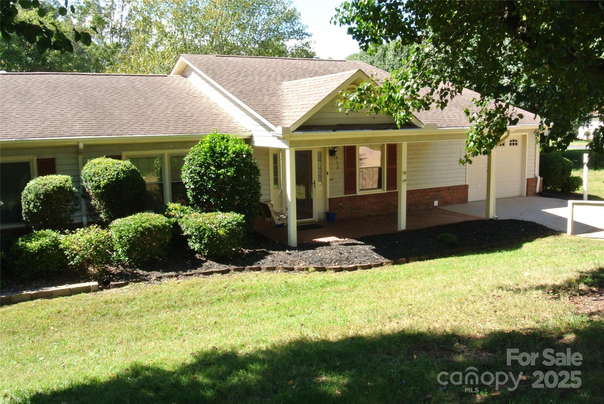 112 Holly Court — photo