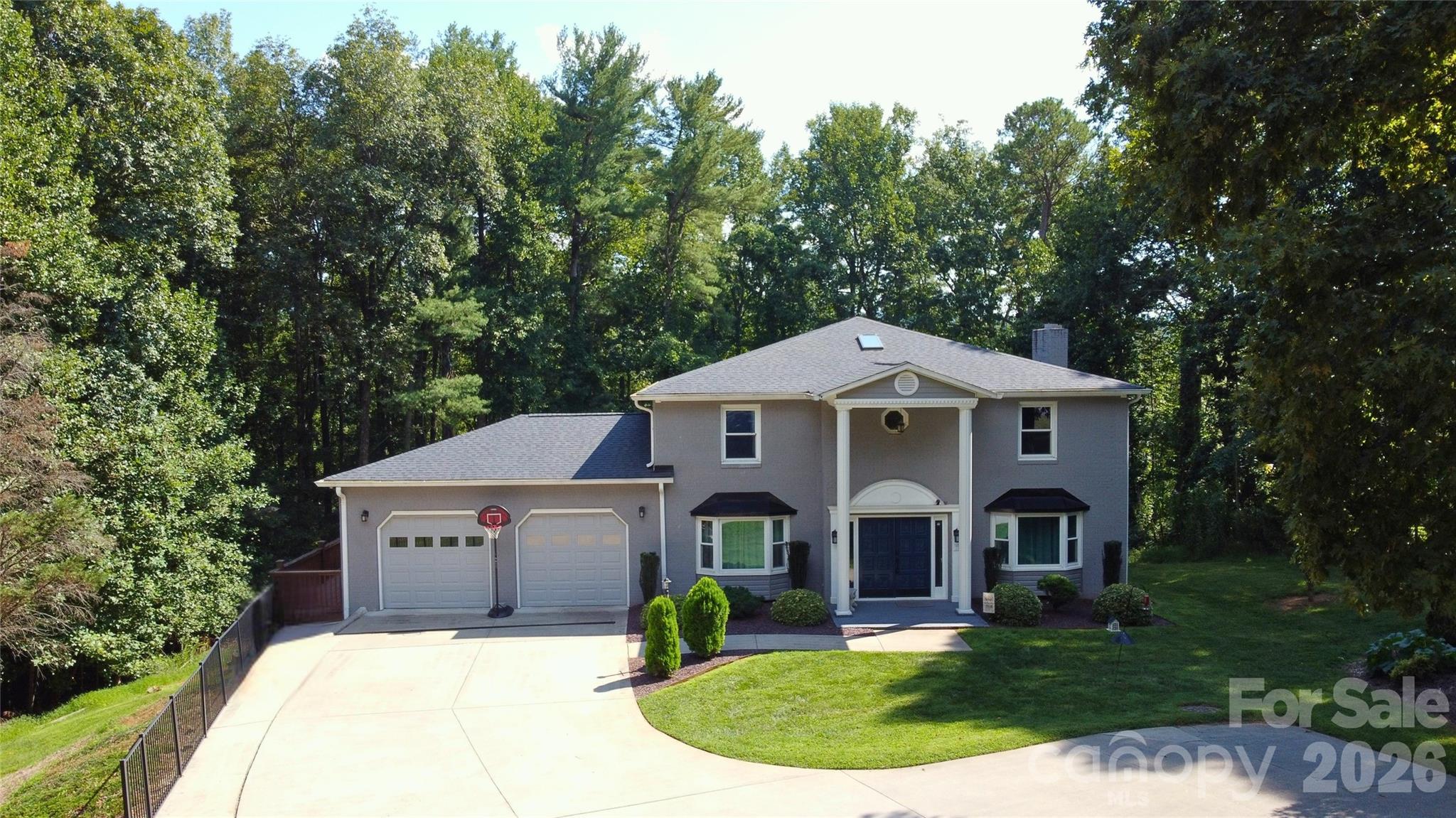 2193 Hawthorne Lane — photo
