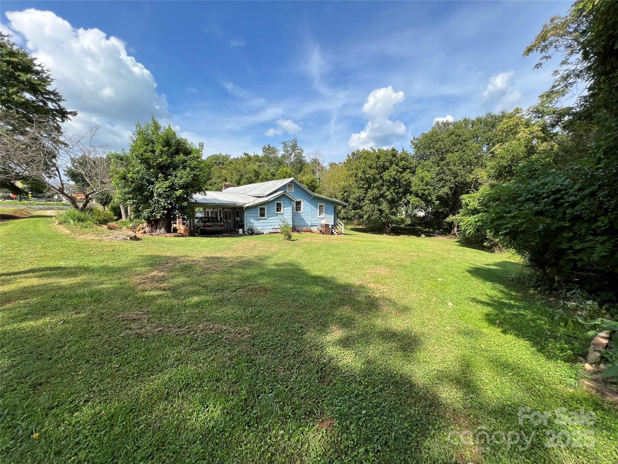 144 St Helena Drive — photo