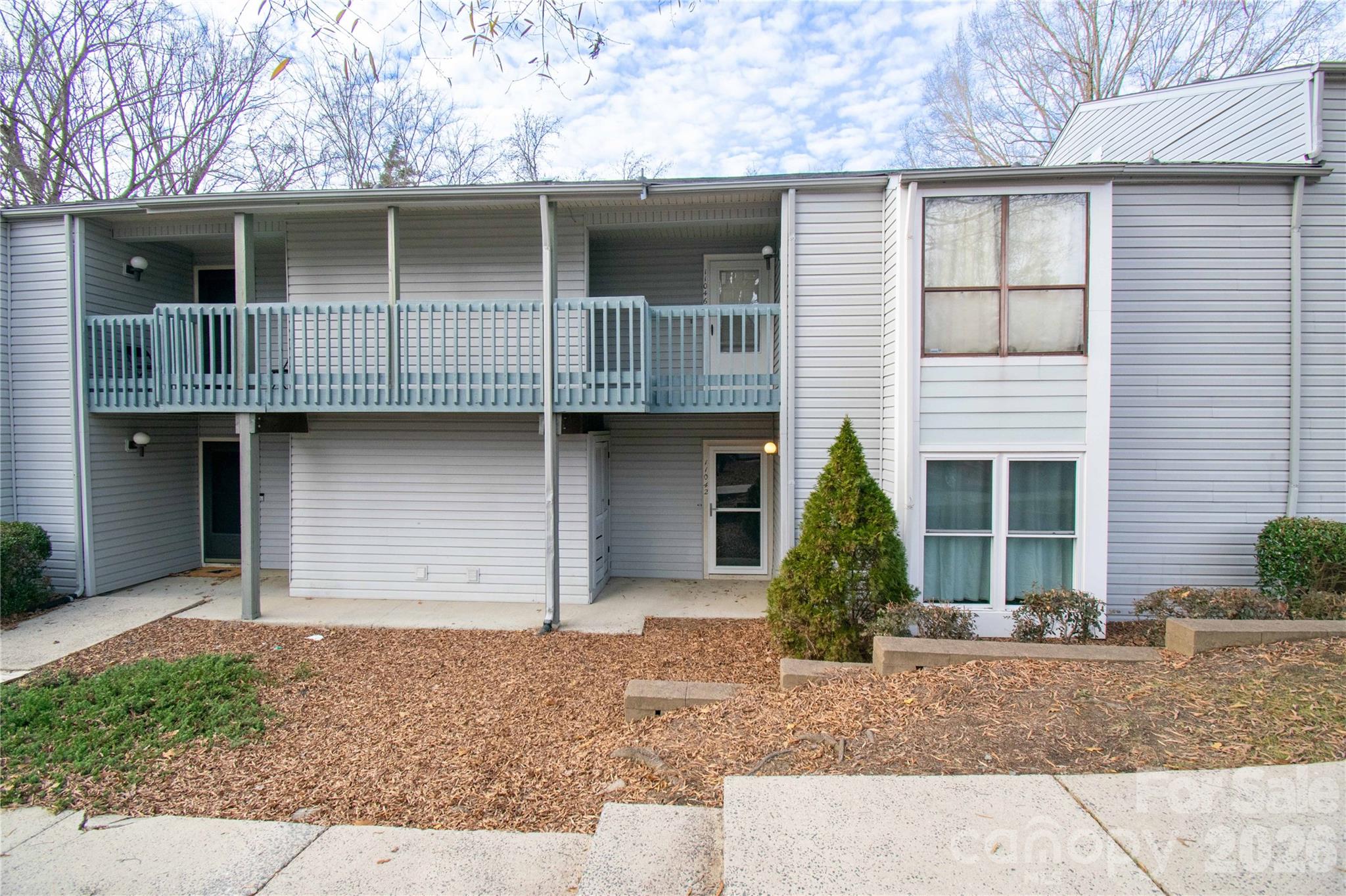 11042 Harrowfield Road — photo