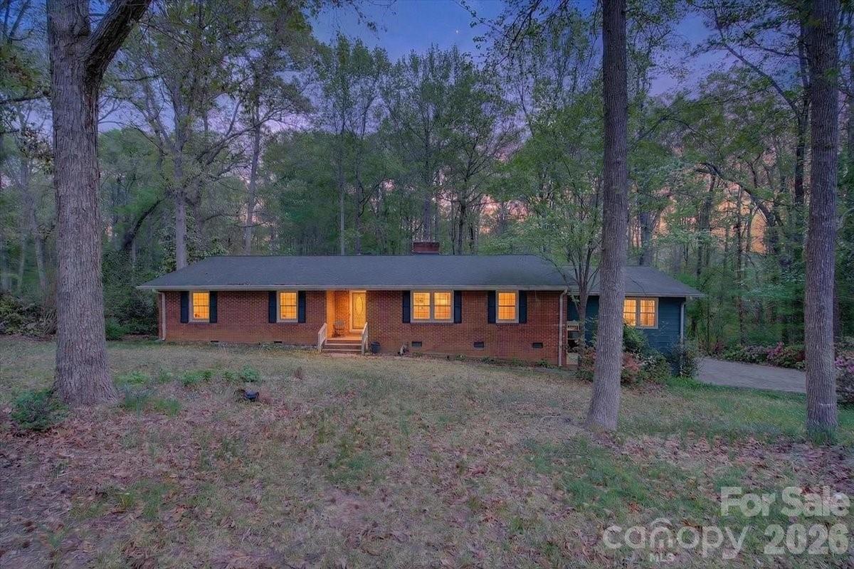 962 Sherwood Circle — photo