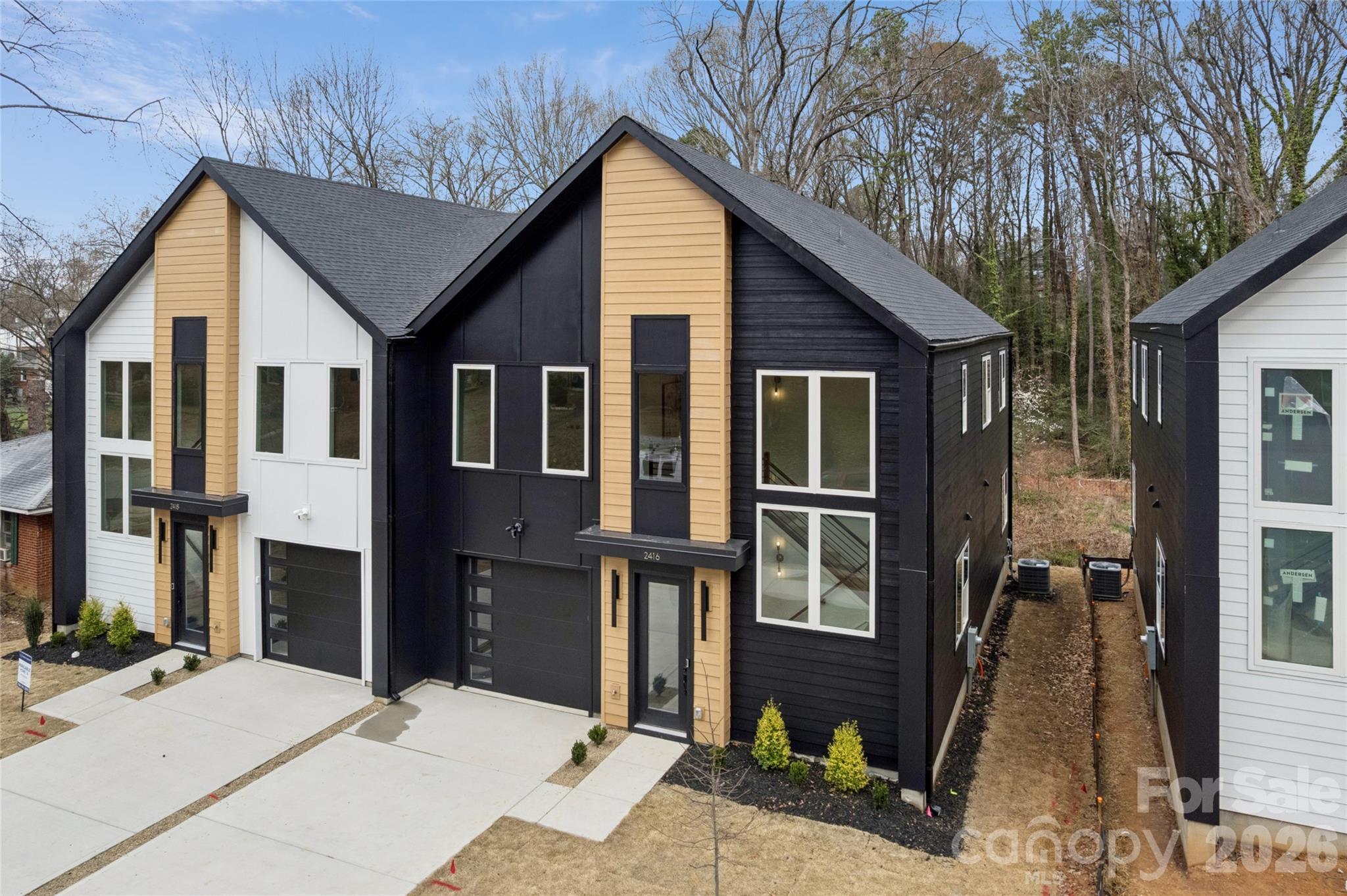 2416 Crestview Drive — photo