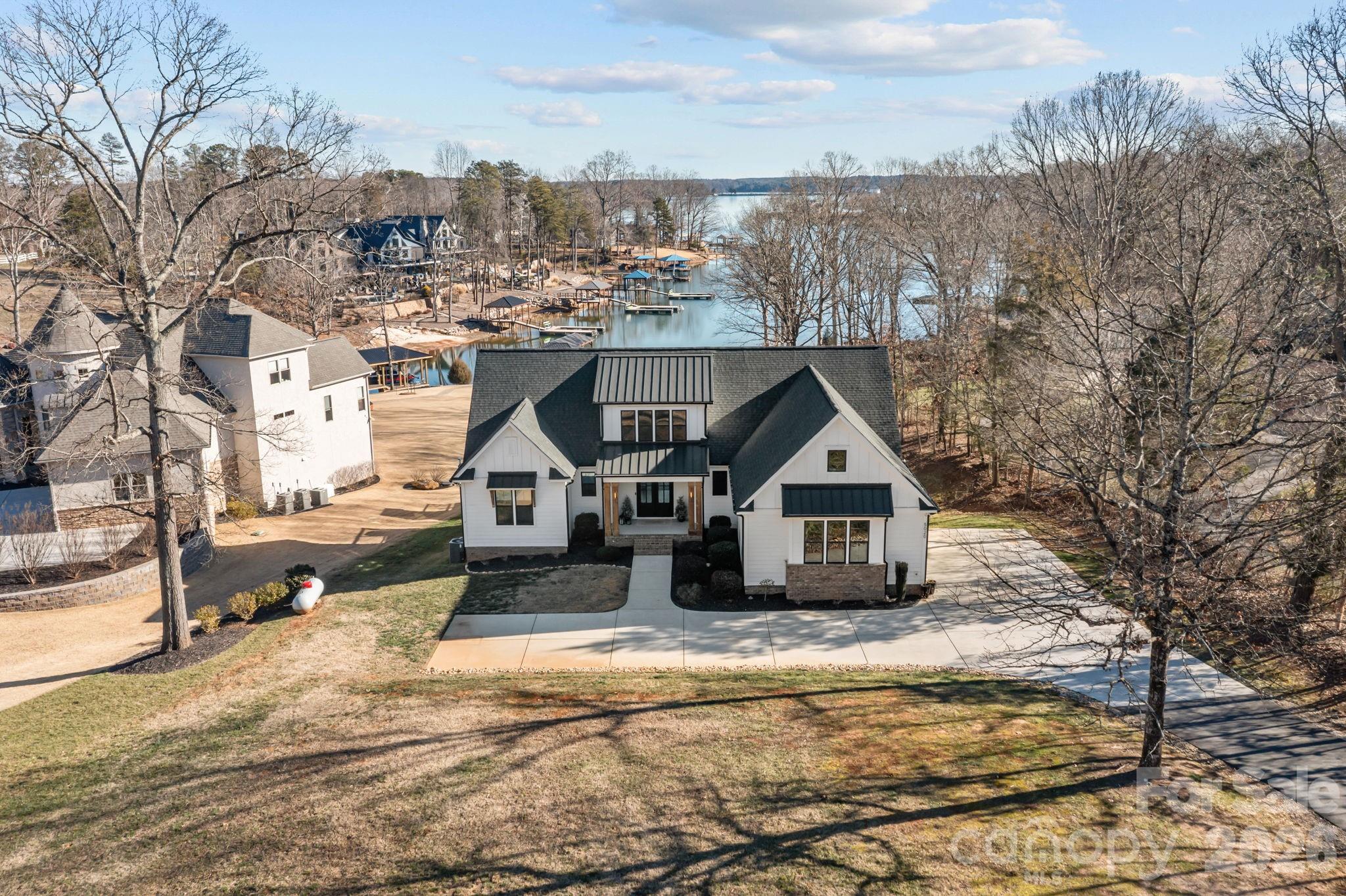 5020 Slanting Bridge Road — photo