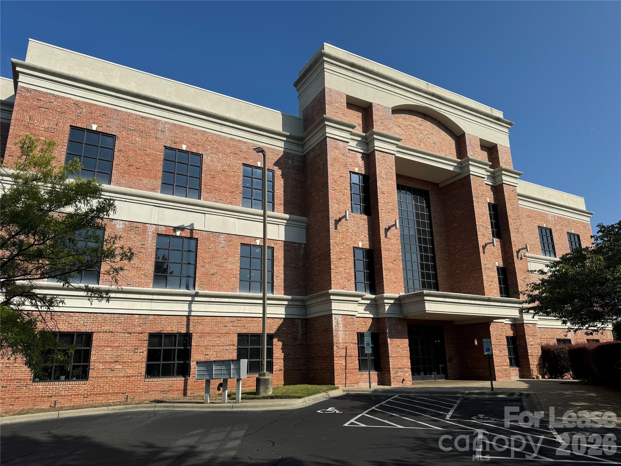 19520 W Catawba Avenue — photo