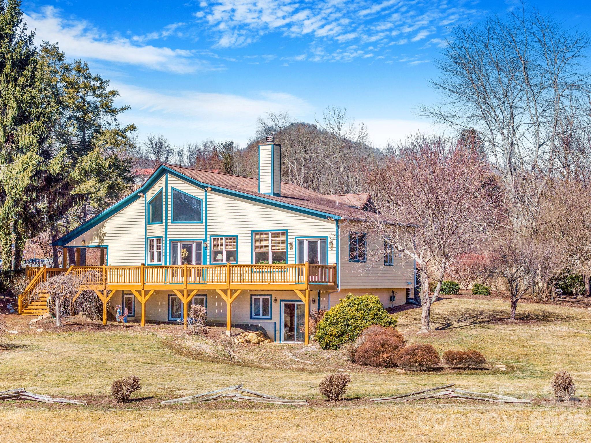 22 Mountain Spring Lane — photo