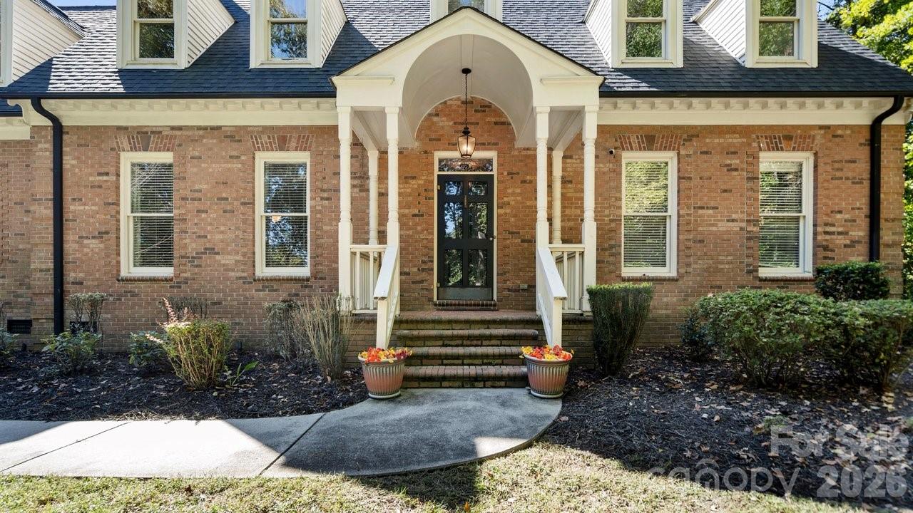25 Blenheim Court NE — photo