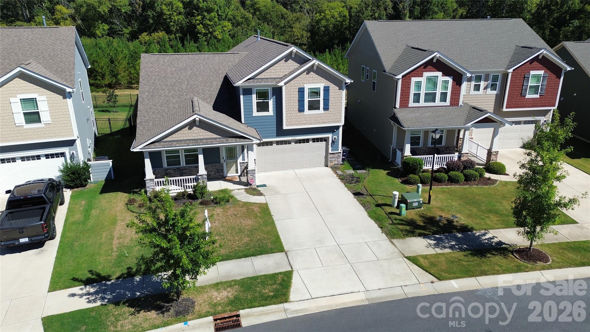1323 Laggan Lane — photo