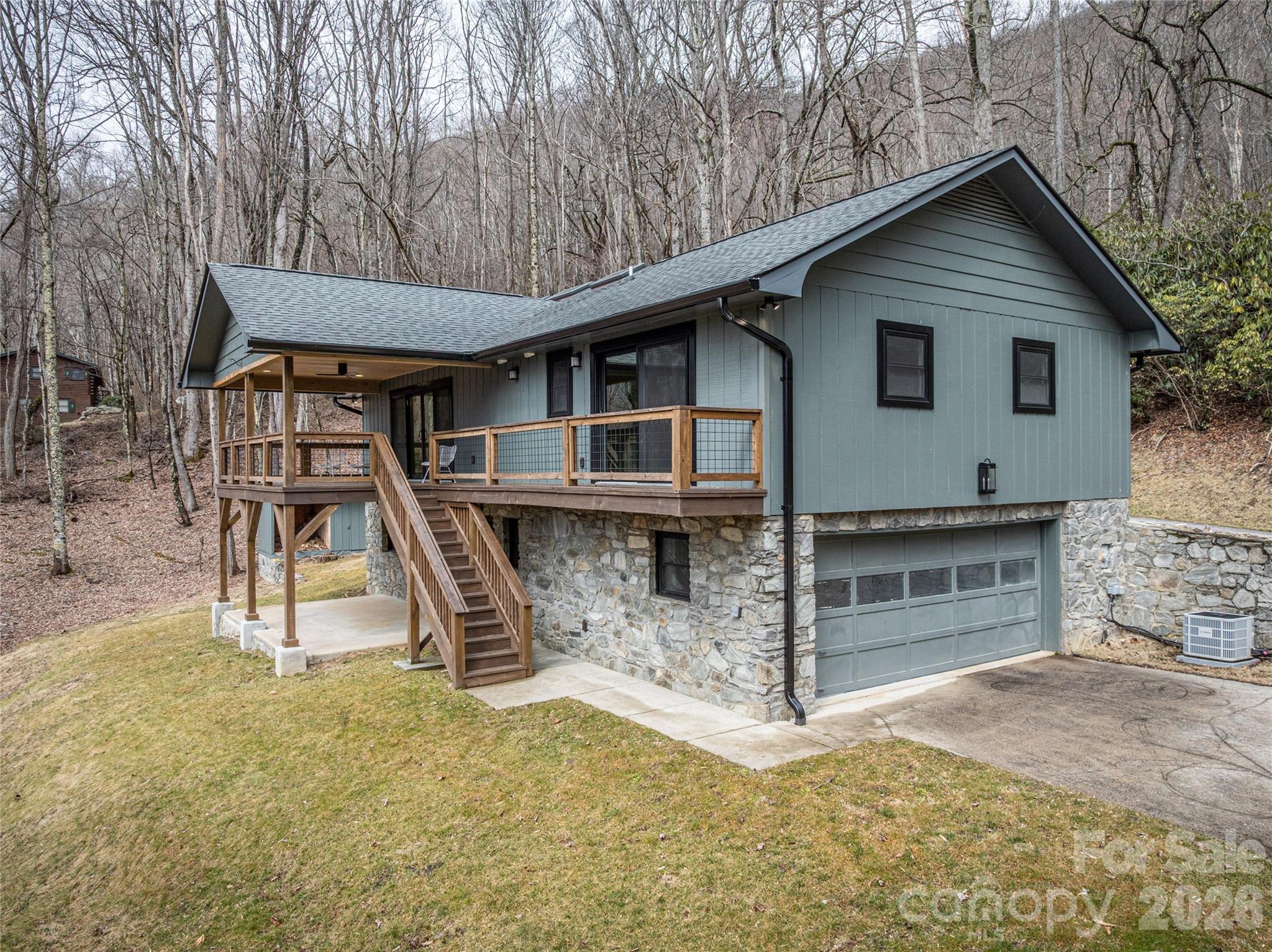 453 Friendly Acres Drive — photo