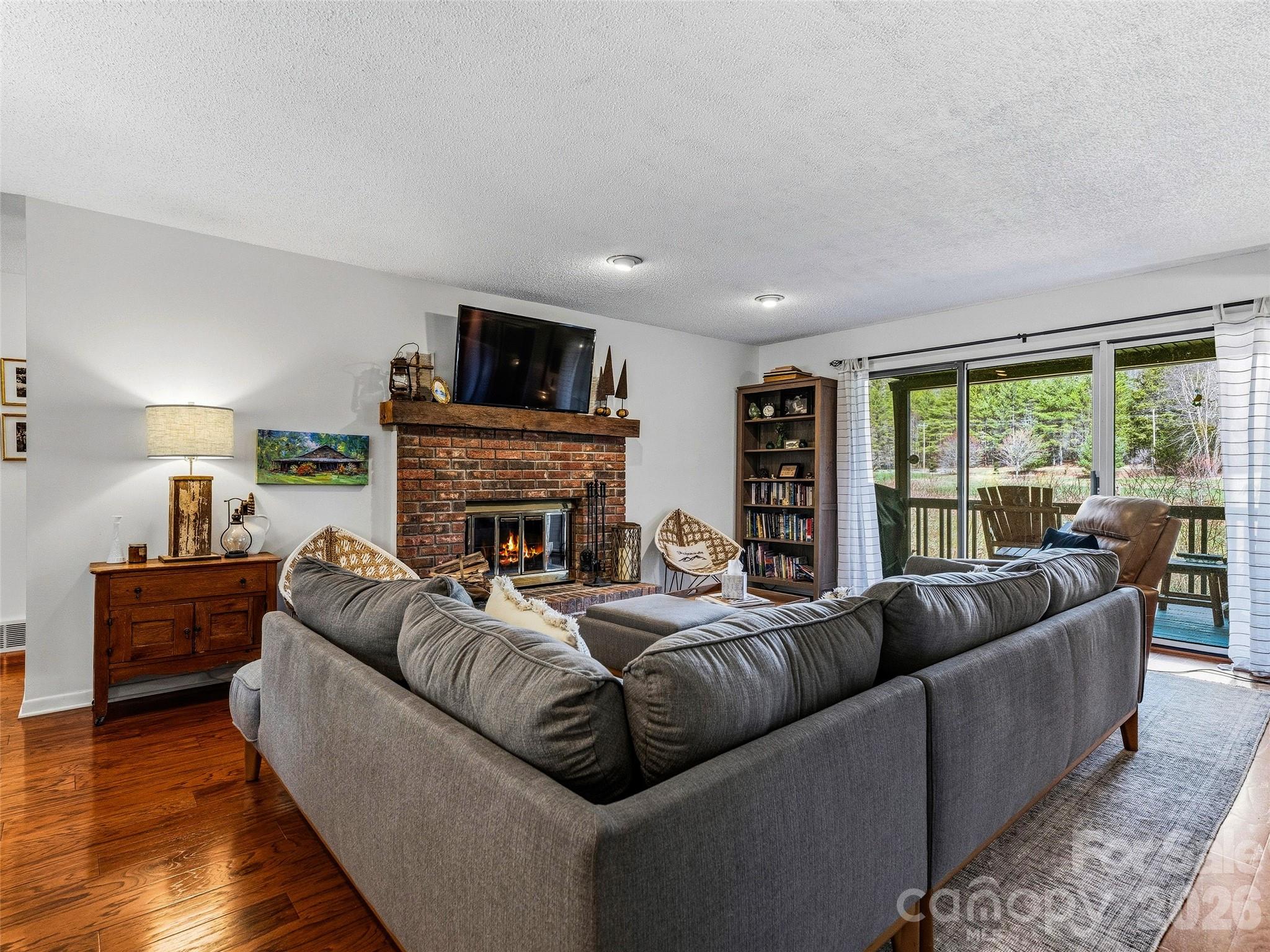 15 Gold Finch Court — photo