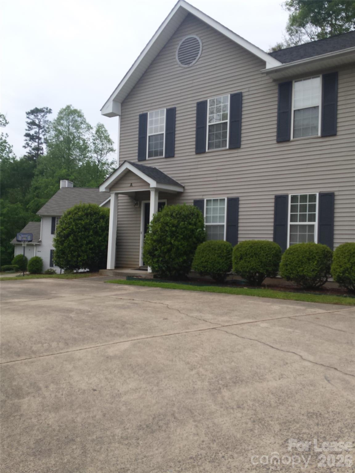802 Selwyn Oaks Court — photo