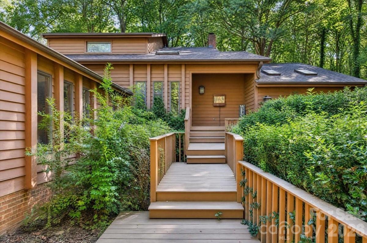 10 Thornwood Court — photo