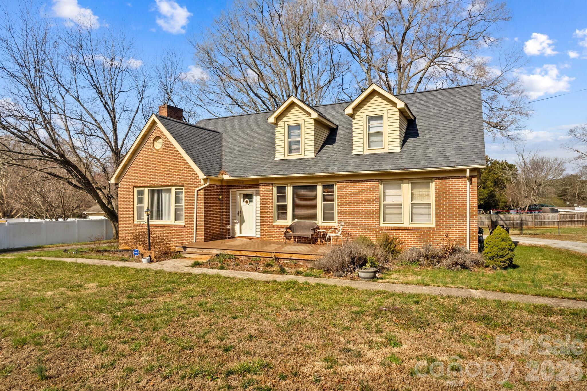 416 W Peeler Street — photo