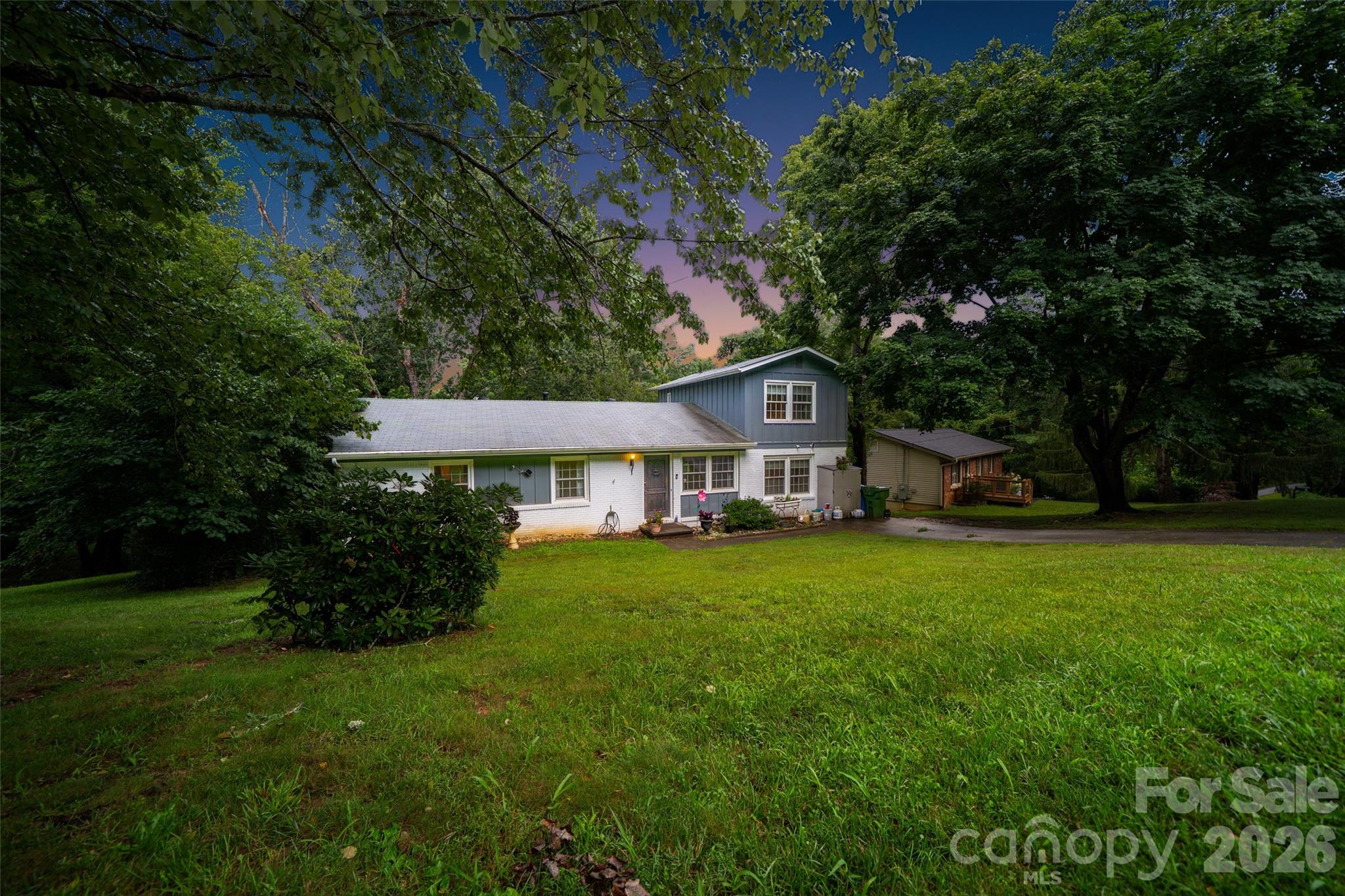 6 Hillview Circle — photo