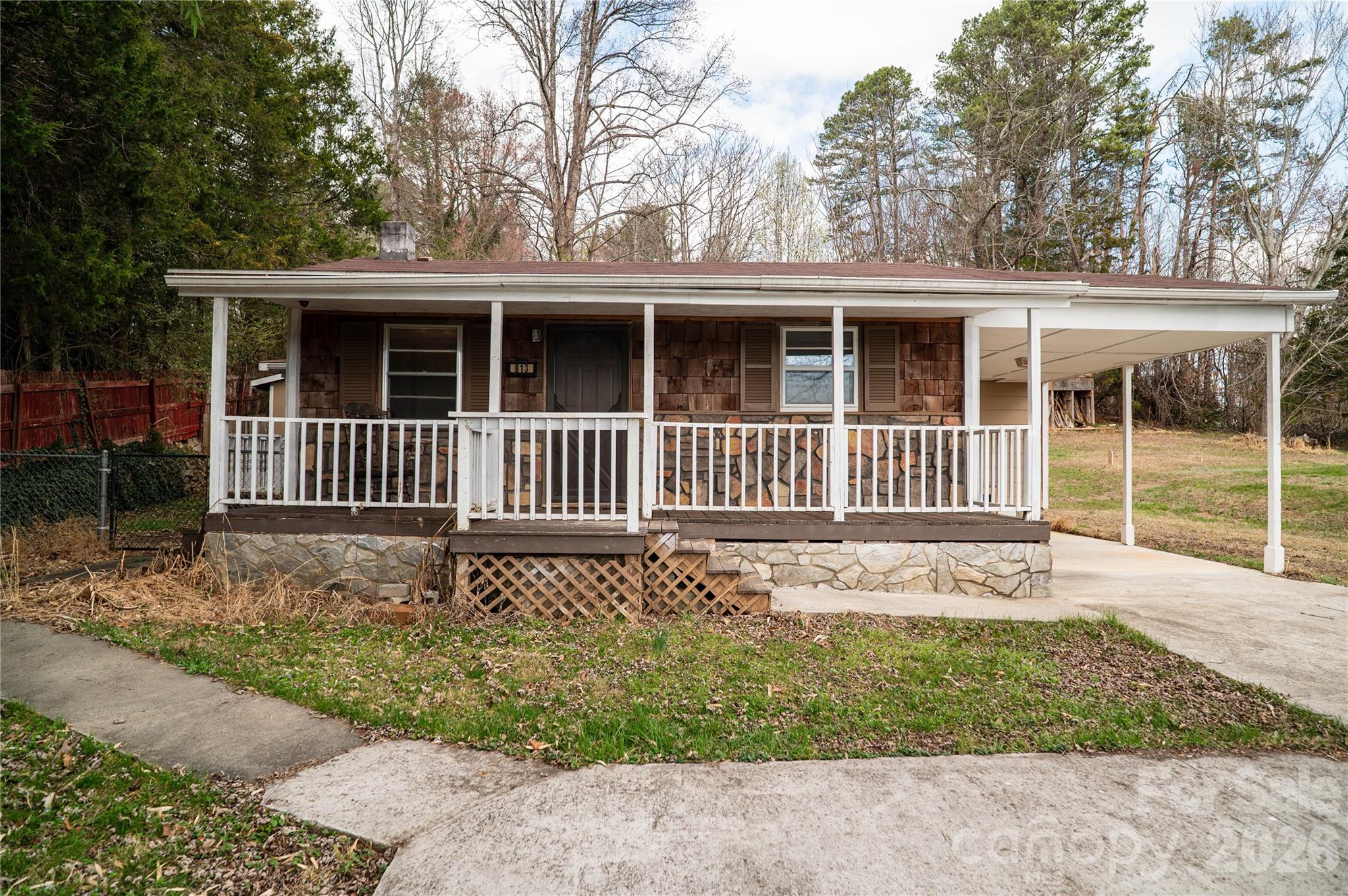813 Severt Circle NE — photo