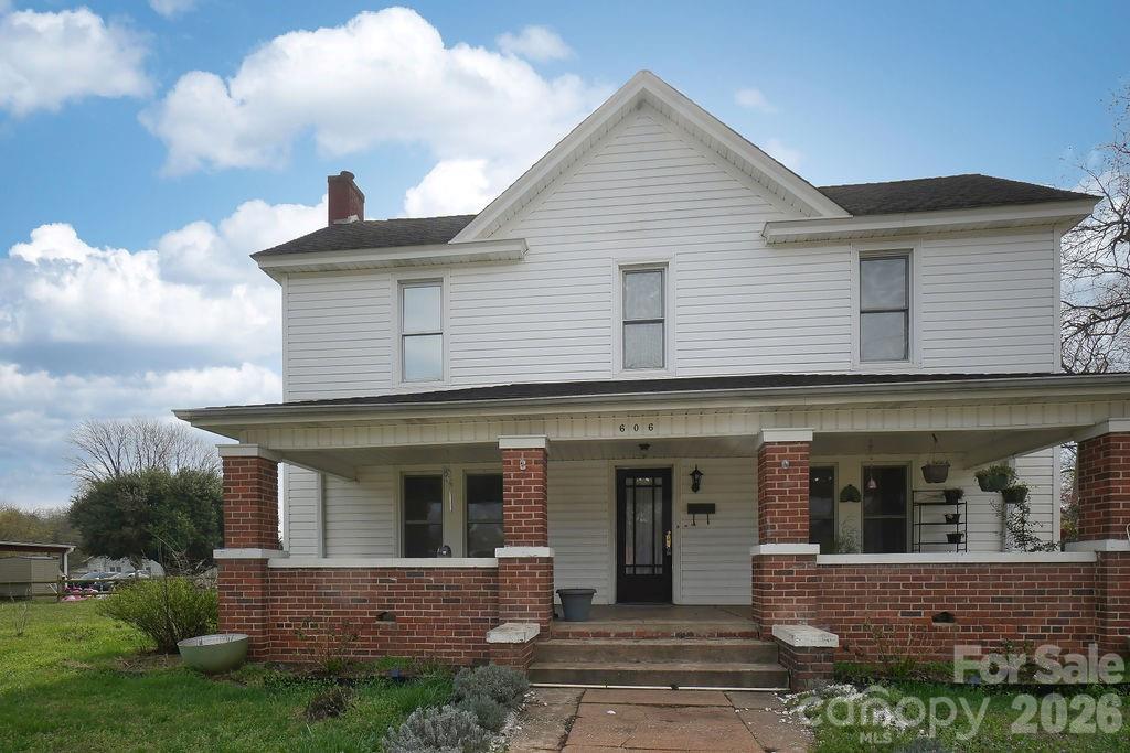 606 Main Street — photo
