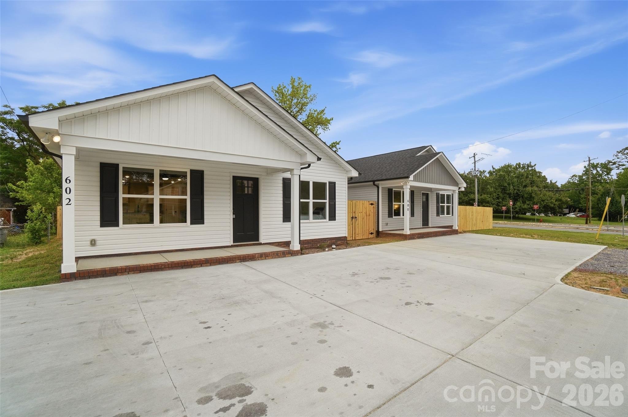 602 Bethpage Road — photo