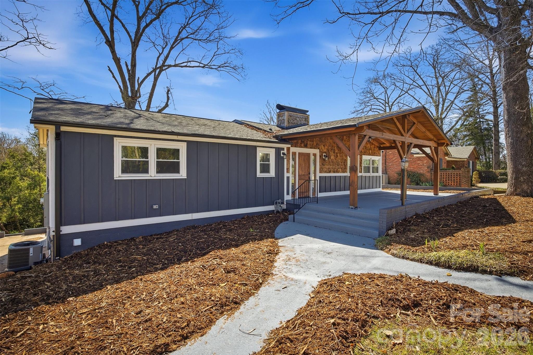 223 W Park Drive — photo