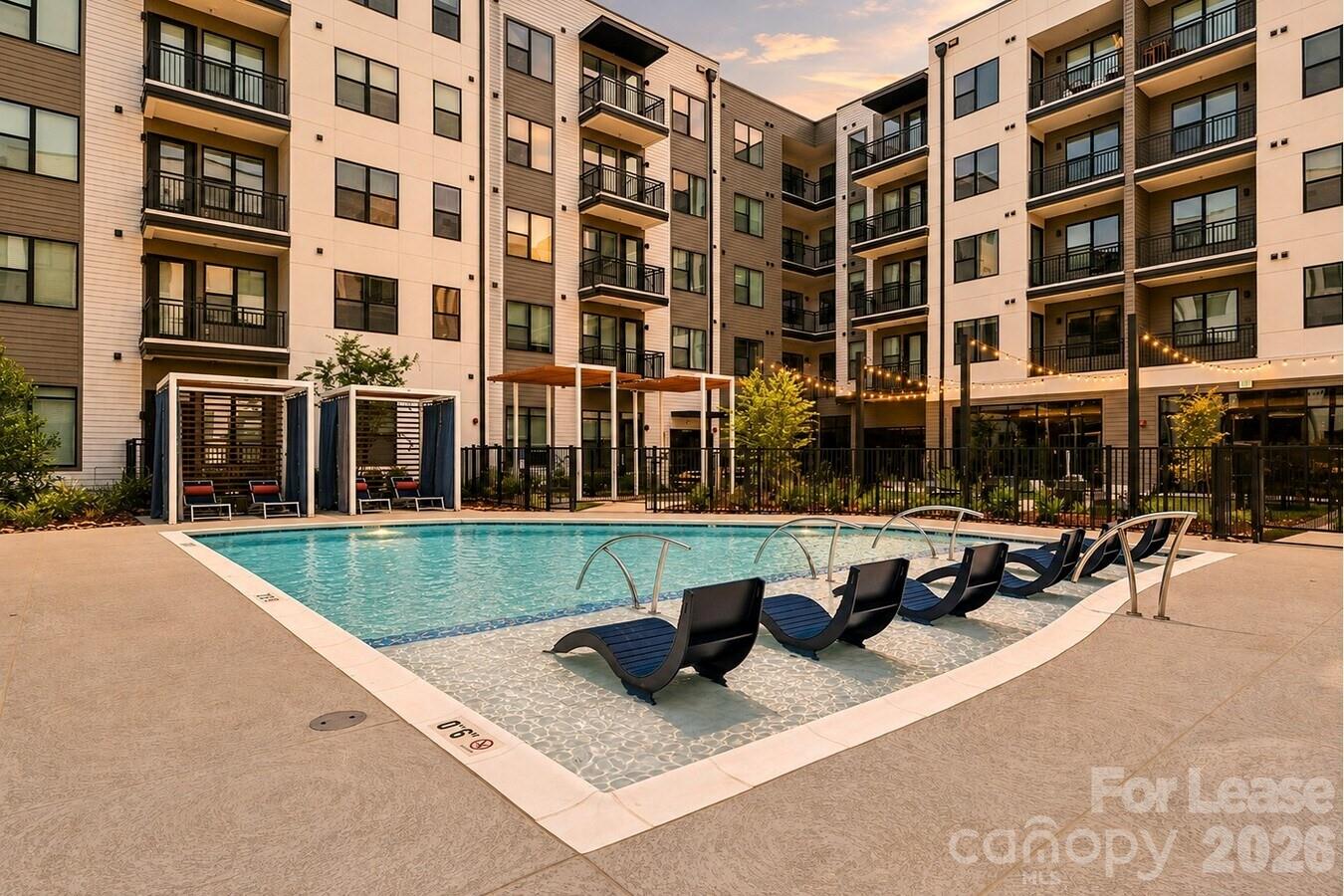 2222 N Tryon Street B4 — photo