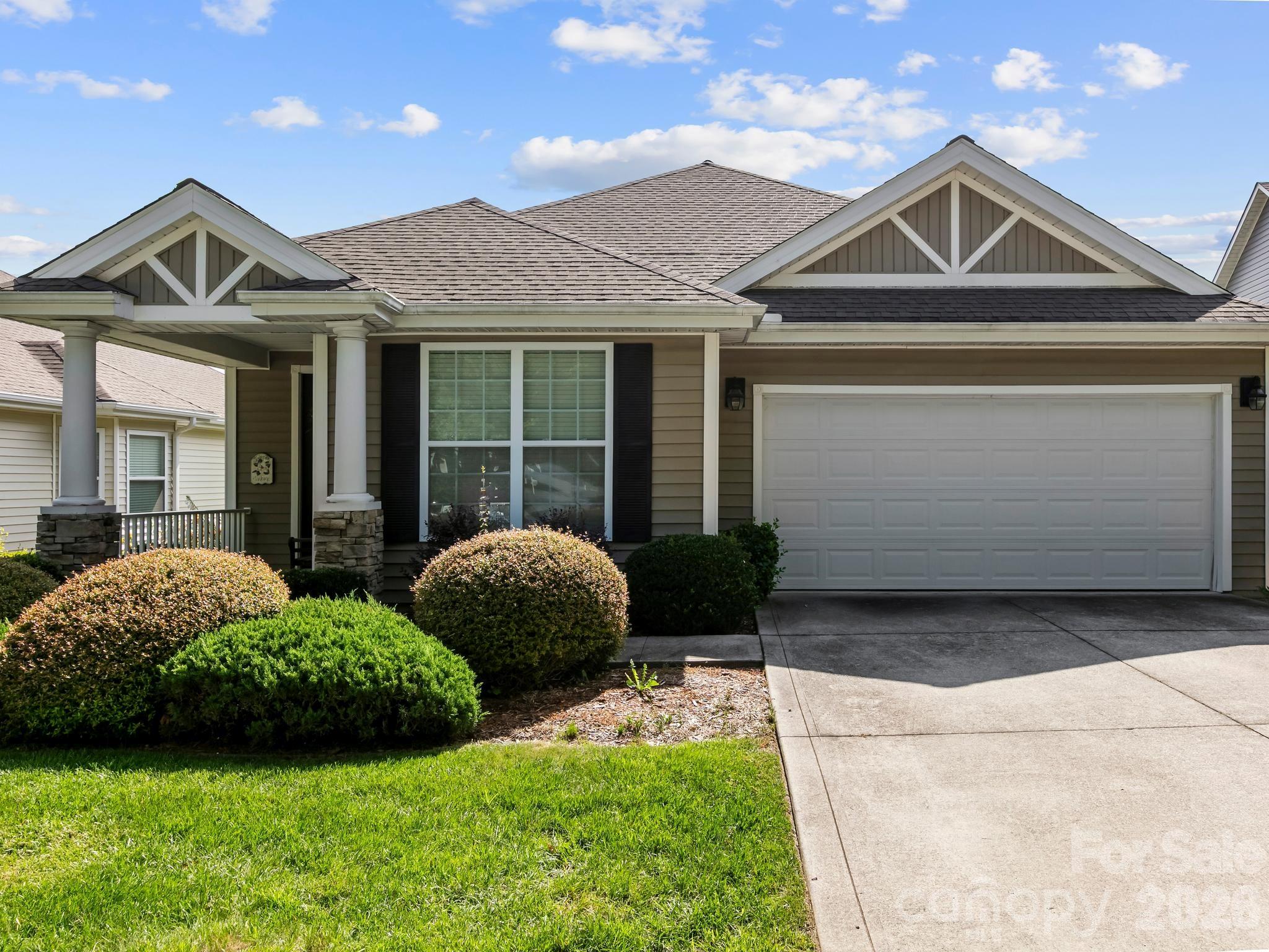 7 Eagle Creek Trail S — photo
