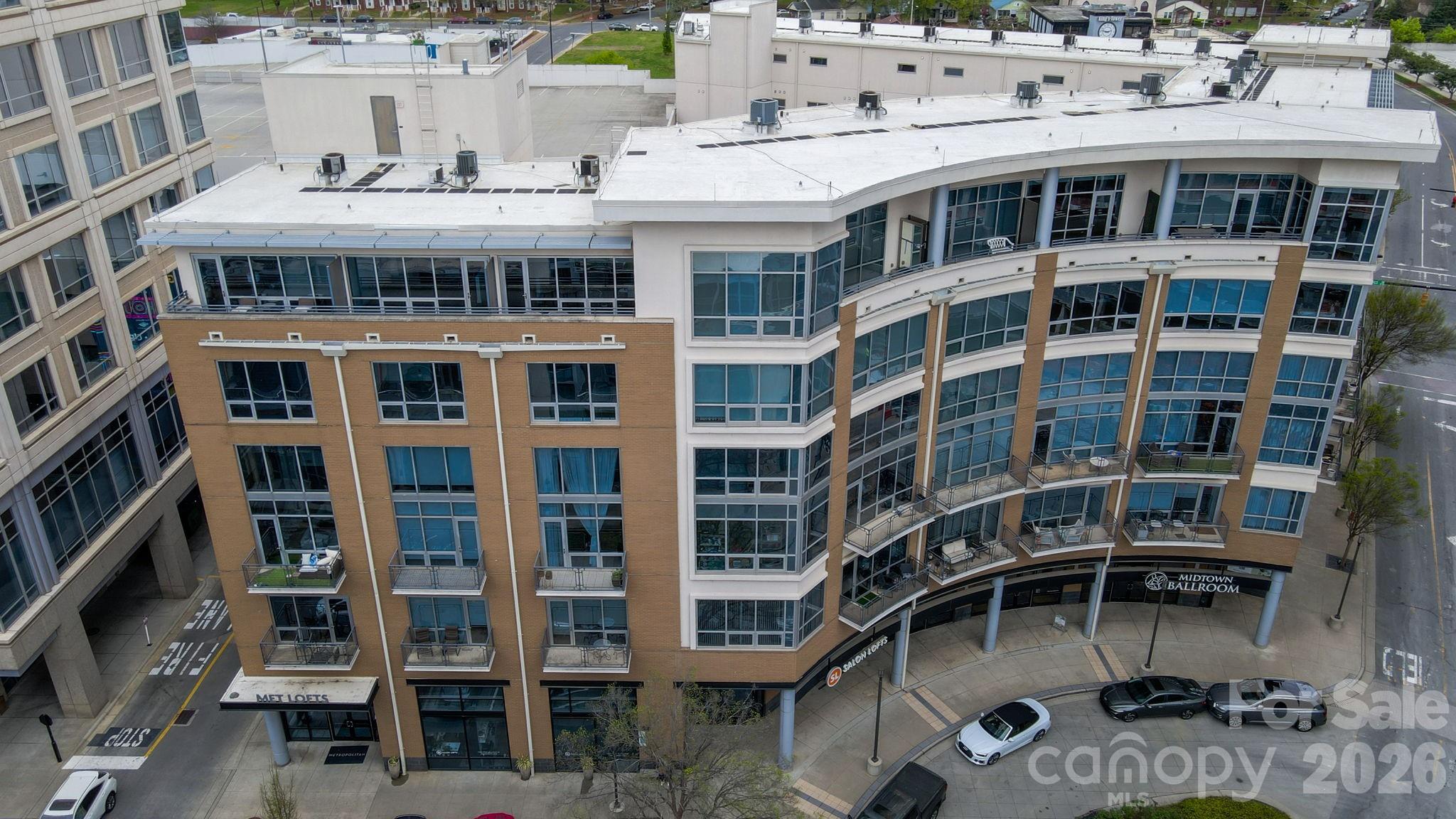 1133 Metropolitan Avenue 619 — photo